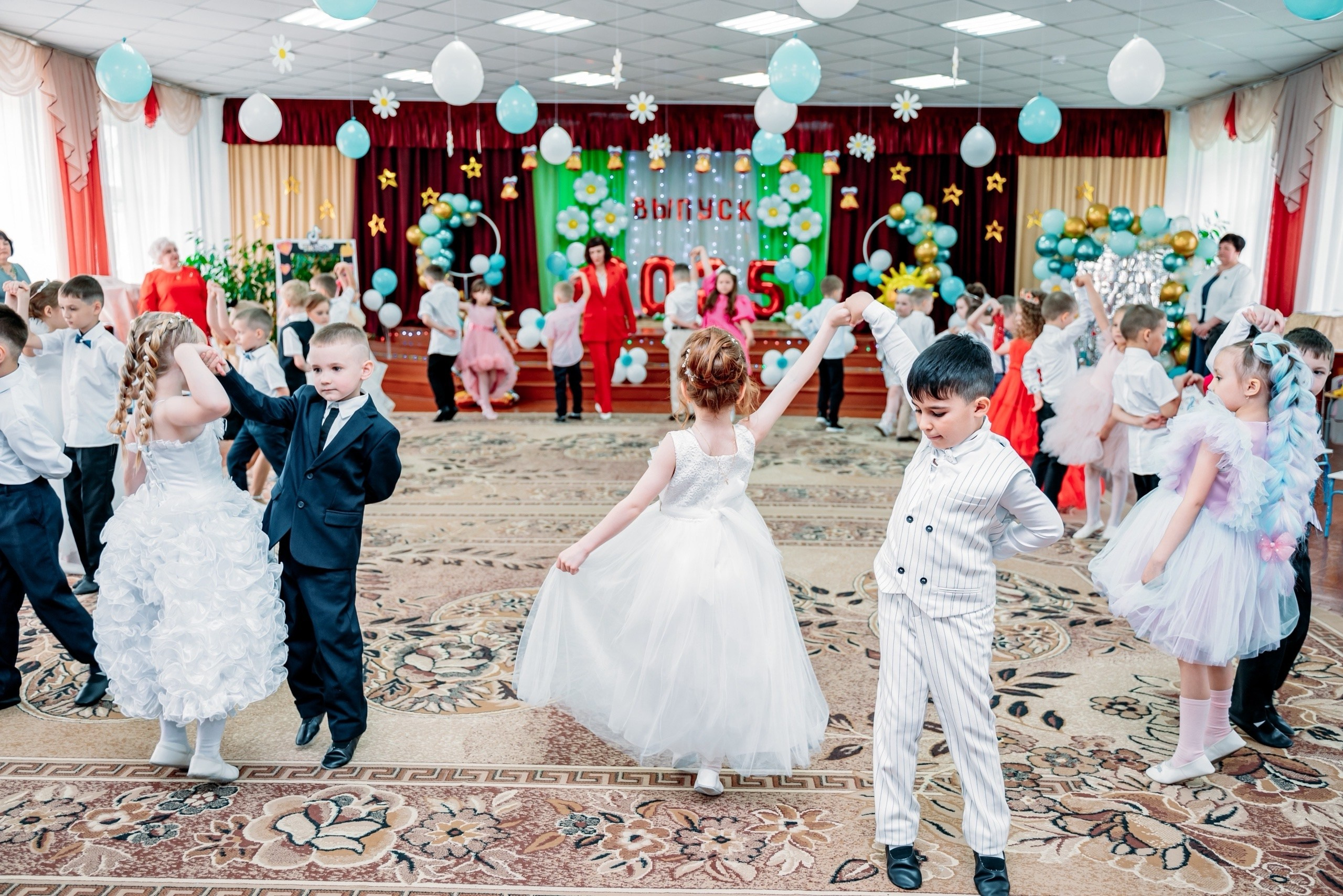 Выпускной 2025 детский сад 61. Фотограф Алёна Царькова. Киселевск