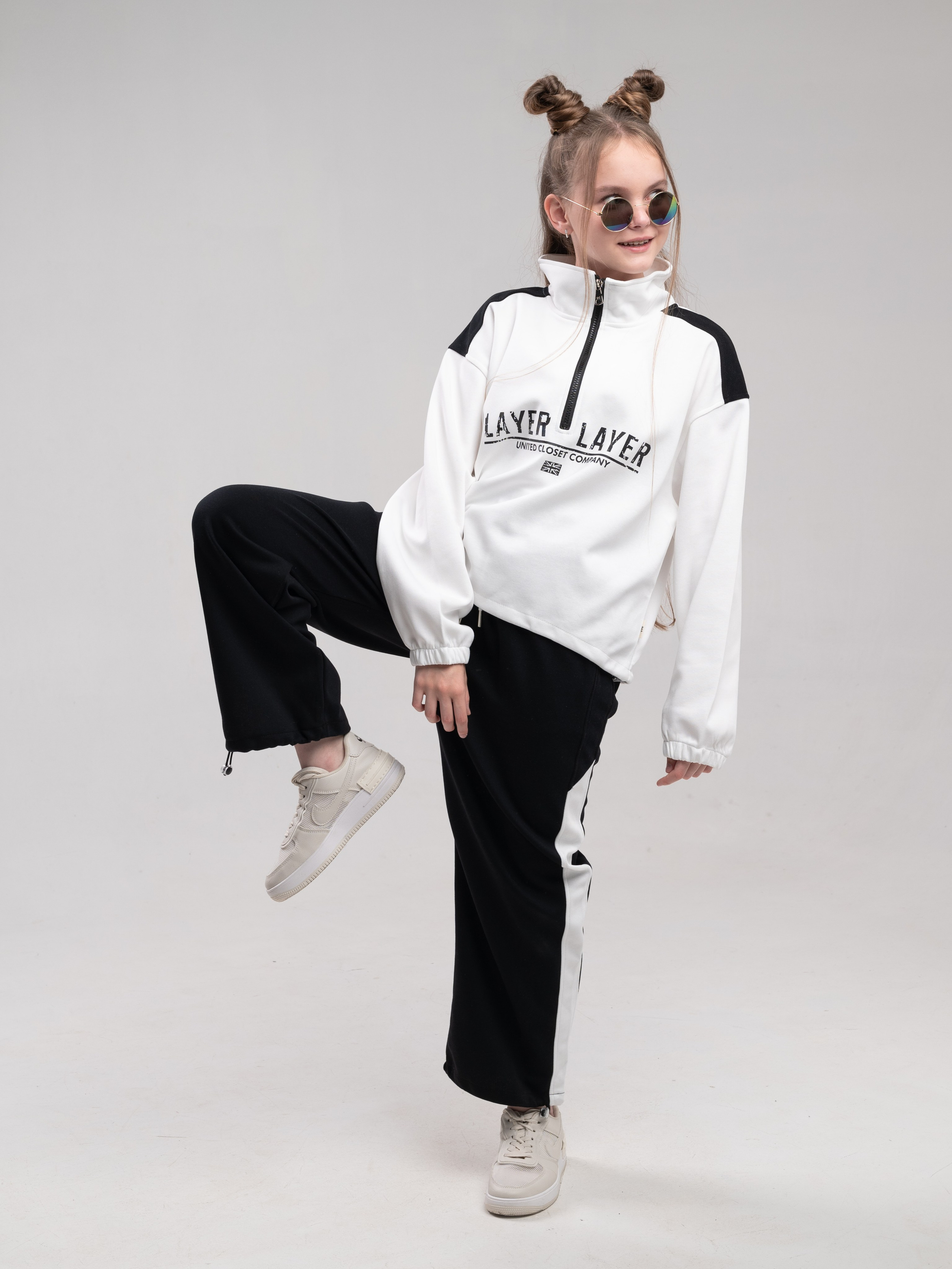 Костюмы для девочки. Предметный фотограф, фото для маркетплейсов Пятигорск, КМВ