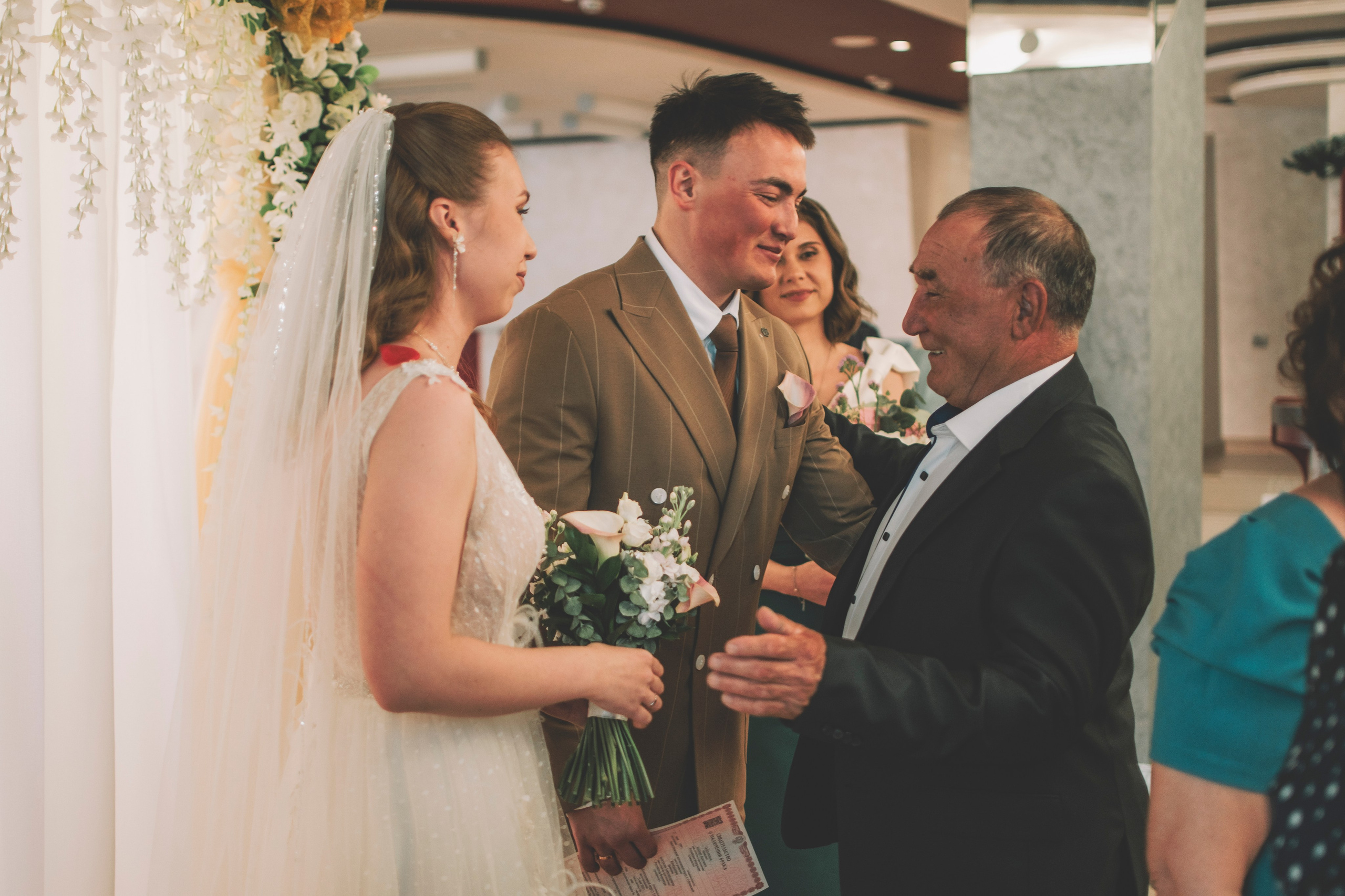 Альберт и Анастасия (Студийная фотосессия, роспись в ДК Нефтяник + фотосессия с гостями). Семейный и свадебный фотограф Губкинский и Ставрополь