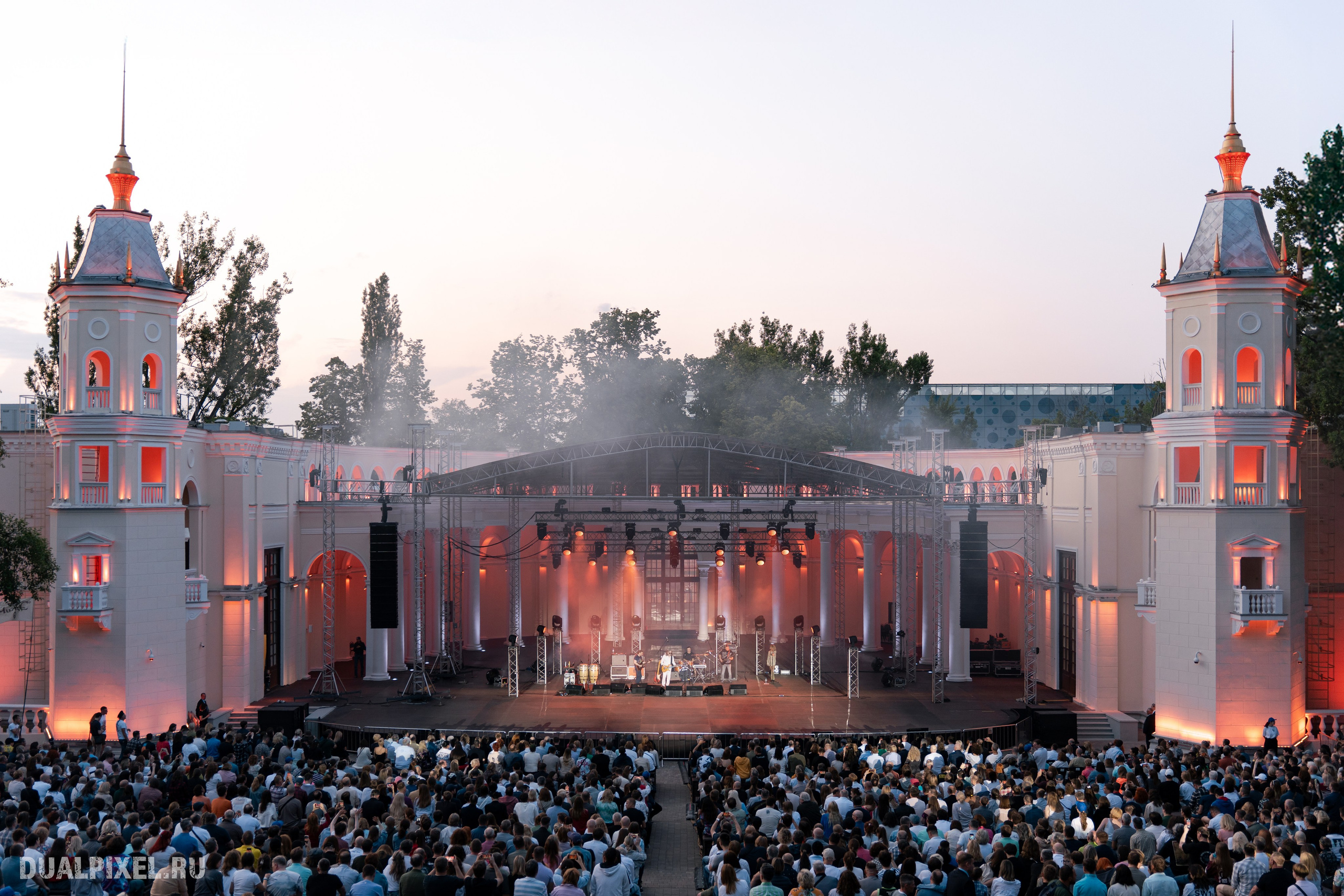 Чиж & Co. Магия музыки в кадре: Концертная Фотография