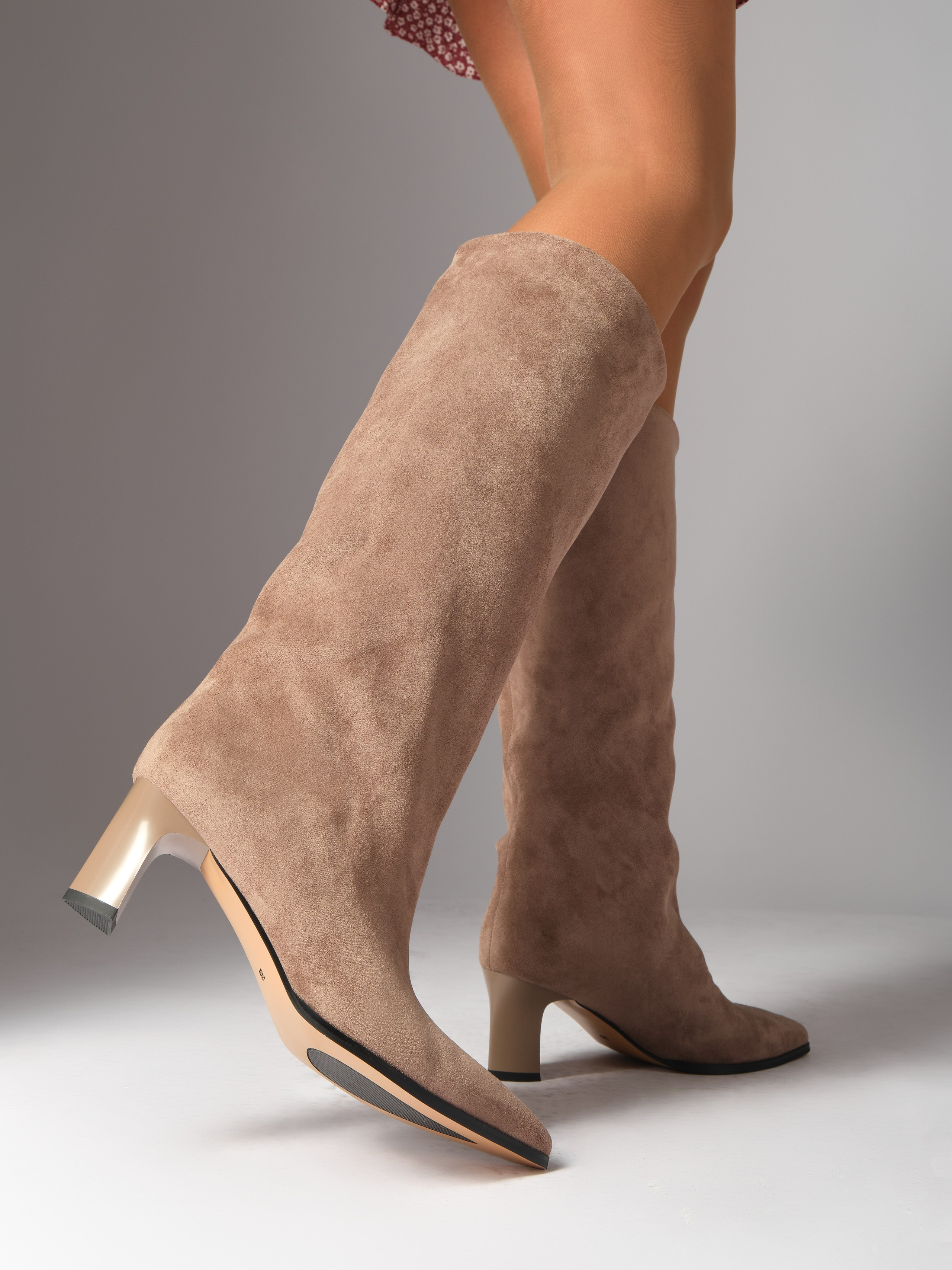 Сапоги жен. Фотостудия для Wildberries Ozon