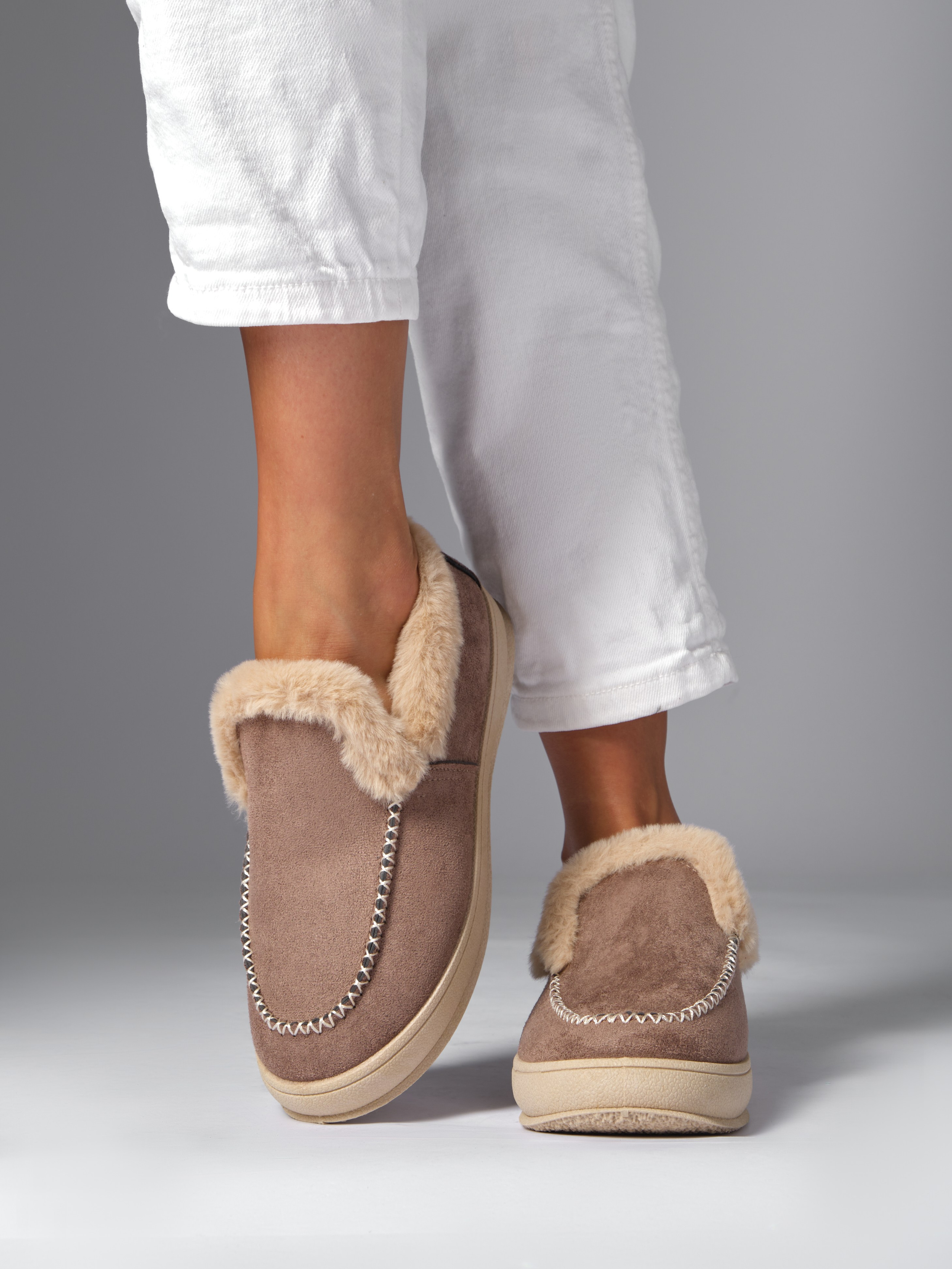 Низкая обувь. Фотостудия для Wildberries Ozon