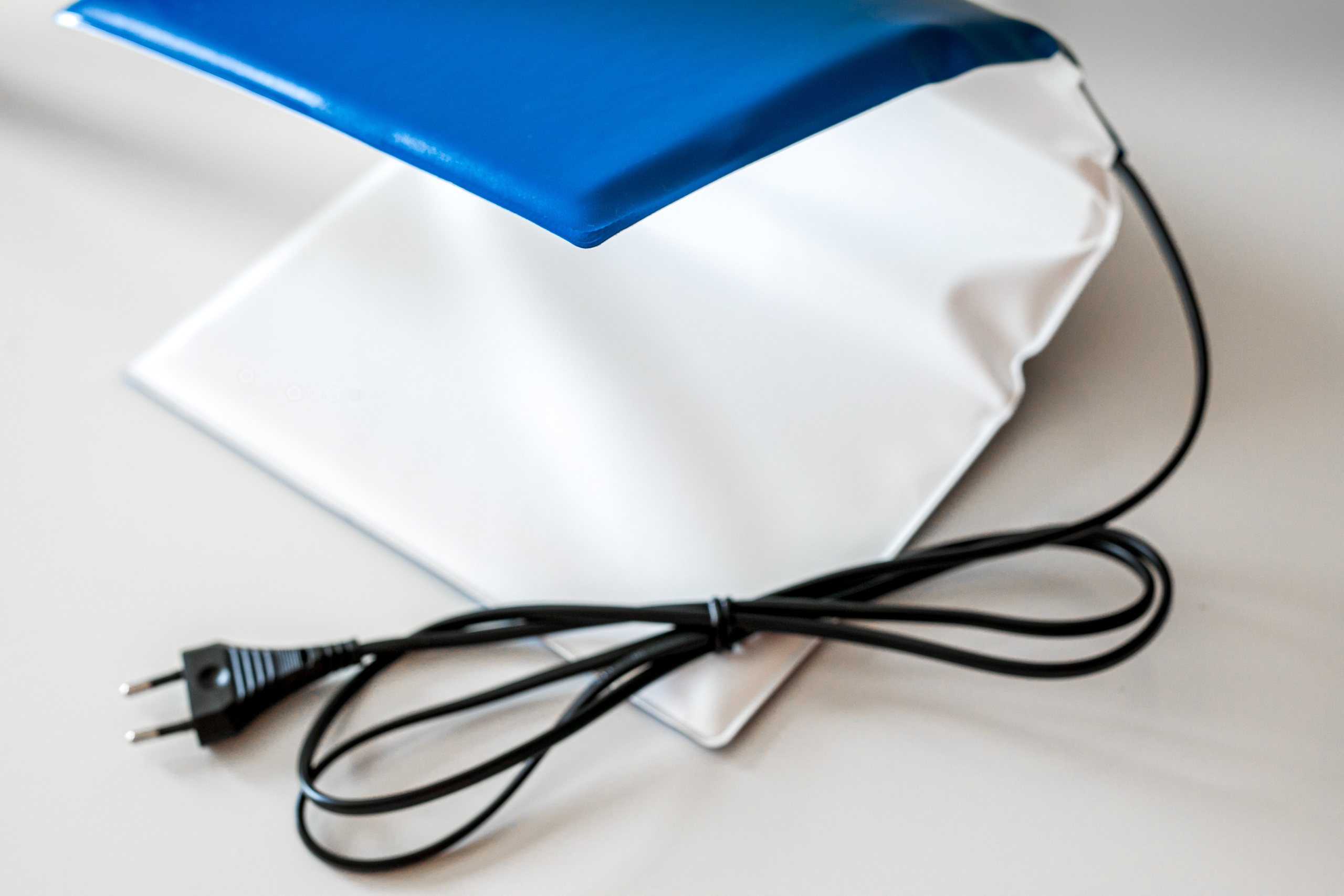 Компания по производству изделий для домашнего электрообогрева. Коврик с подогревом и йогуртница