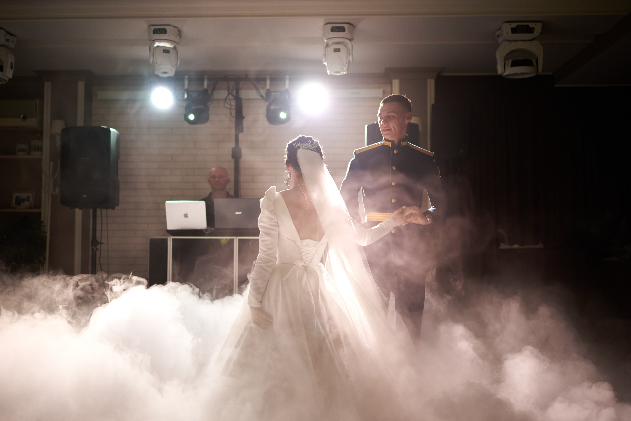 Профессиональный фотограф Старый Оскол, Губкин — свадьба, венчание, крещение, юбилей и день рождения