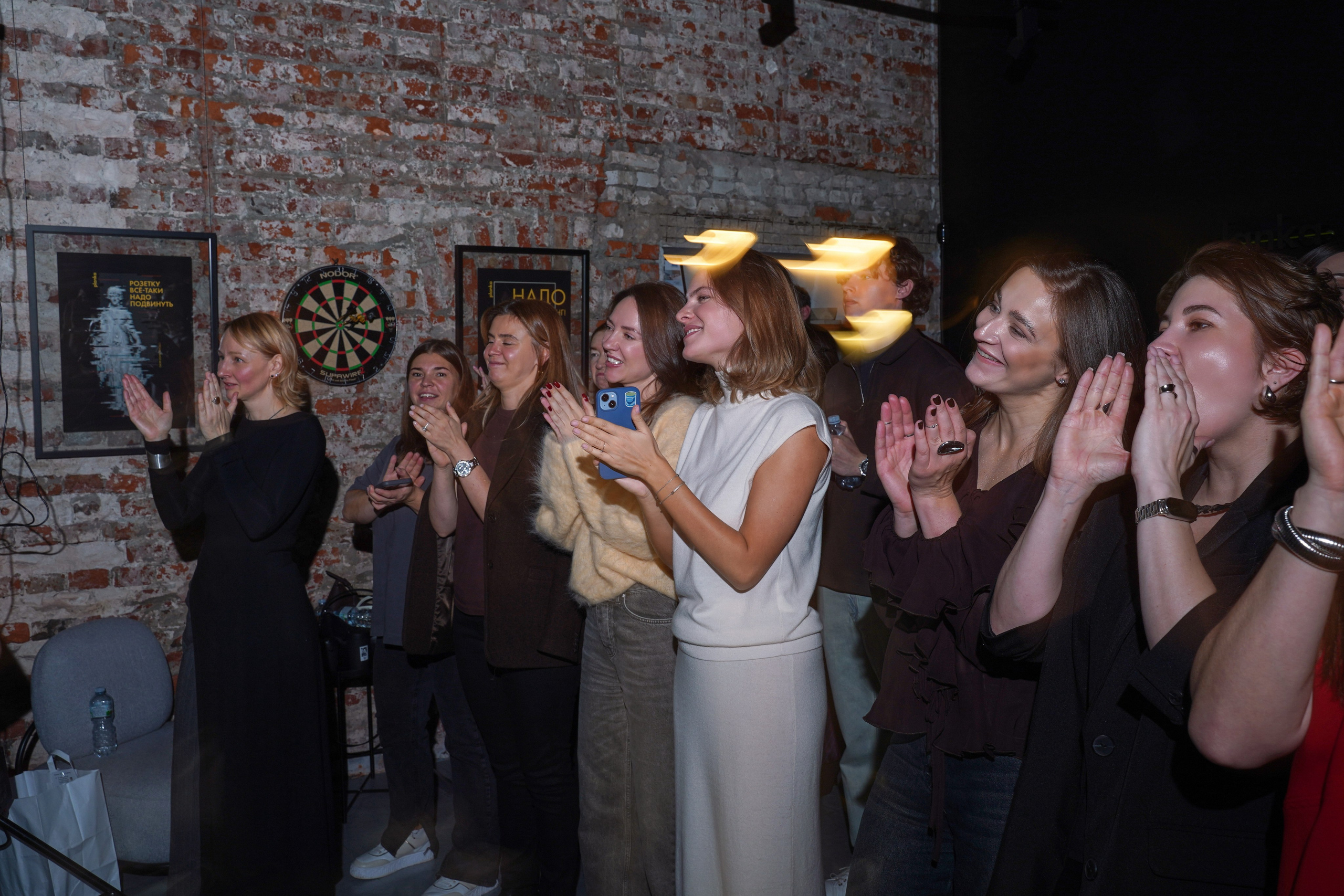 Концерт кавер группы. Фотограф