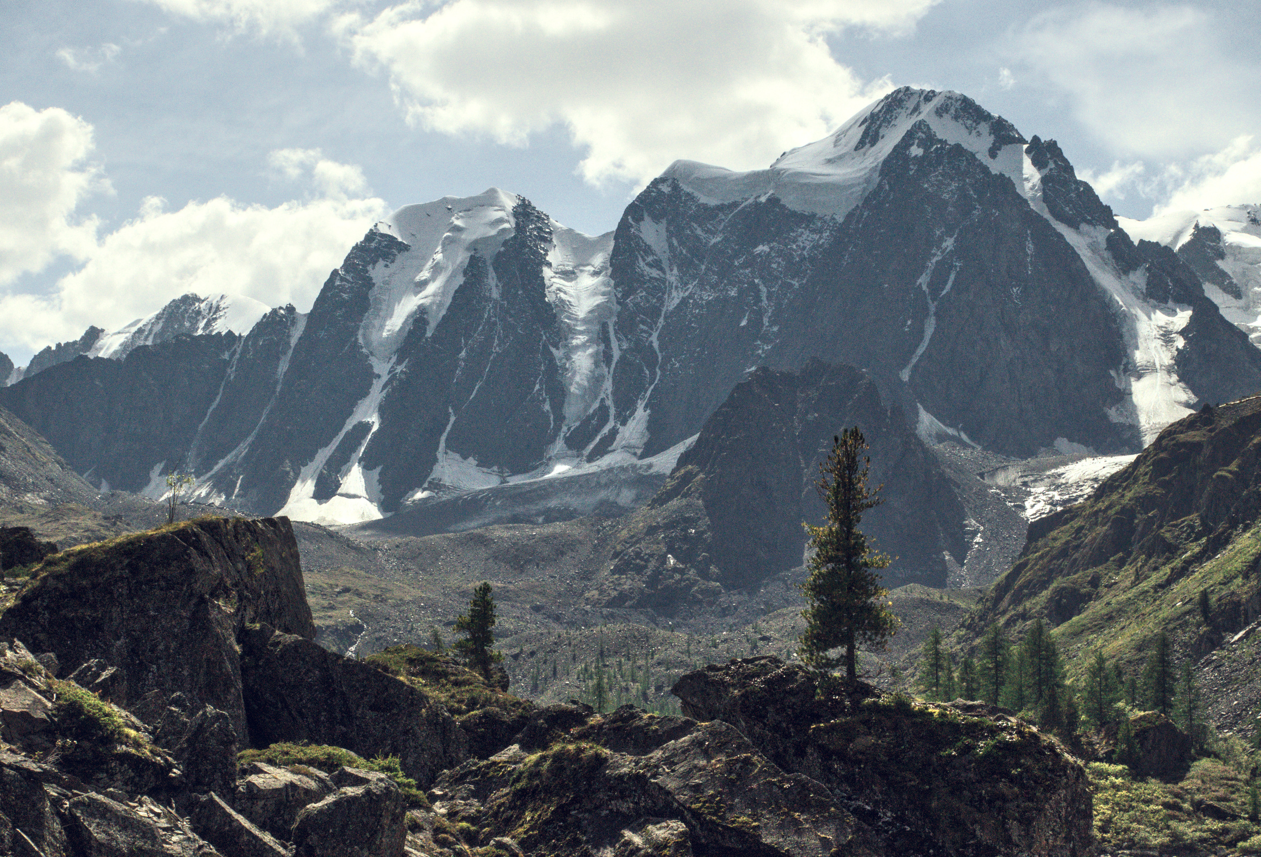 Горы Красавица и Сказка