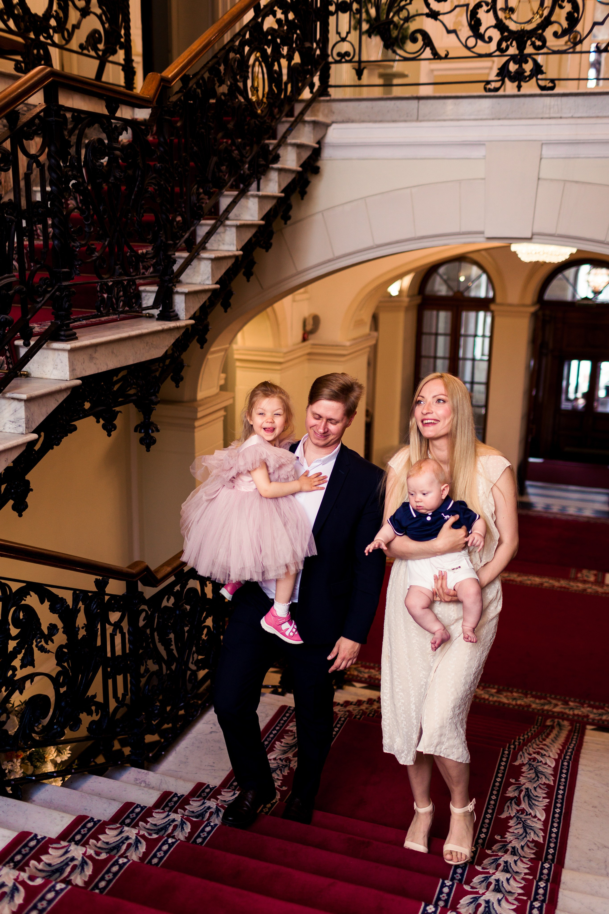 Фотосессия в ЗАГСе Малютка Санкт-Петербург. Семейный фотограф в Санкт-Петербурге — Лена Тимина