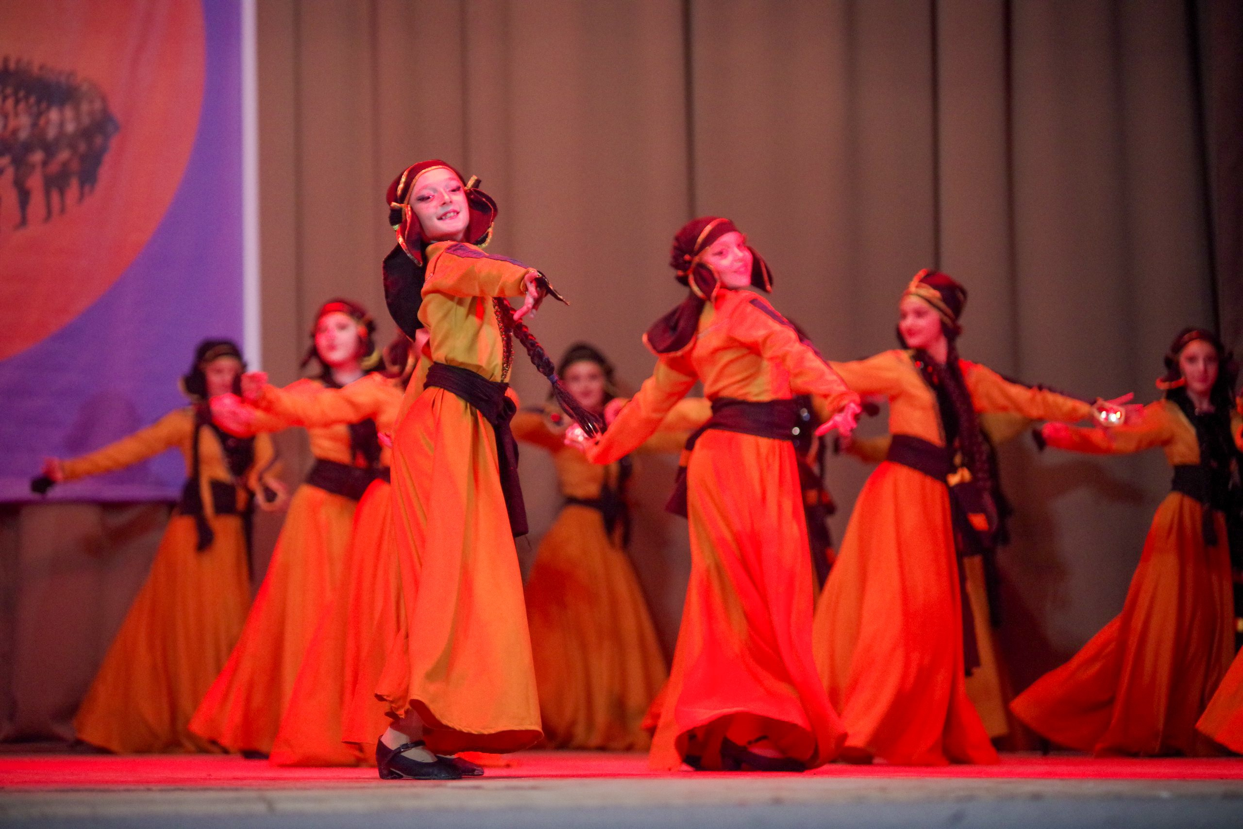 Грузинский танец. Портретный фотограф Денис Милютин