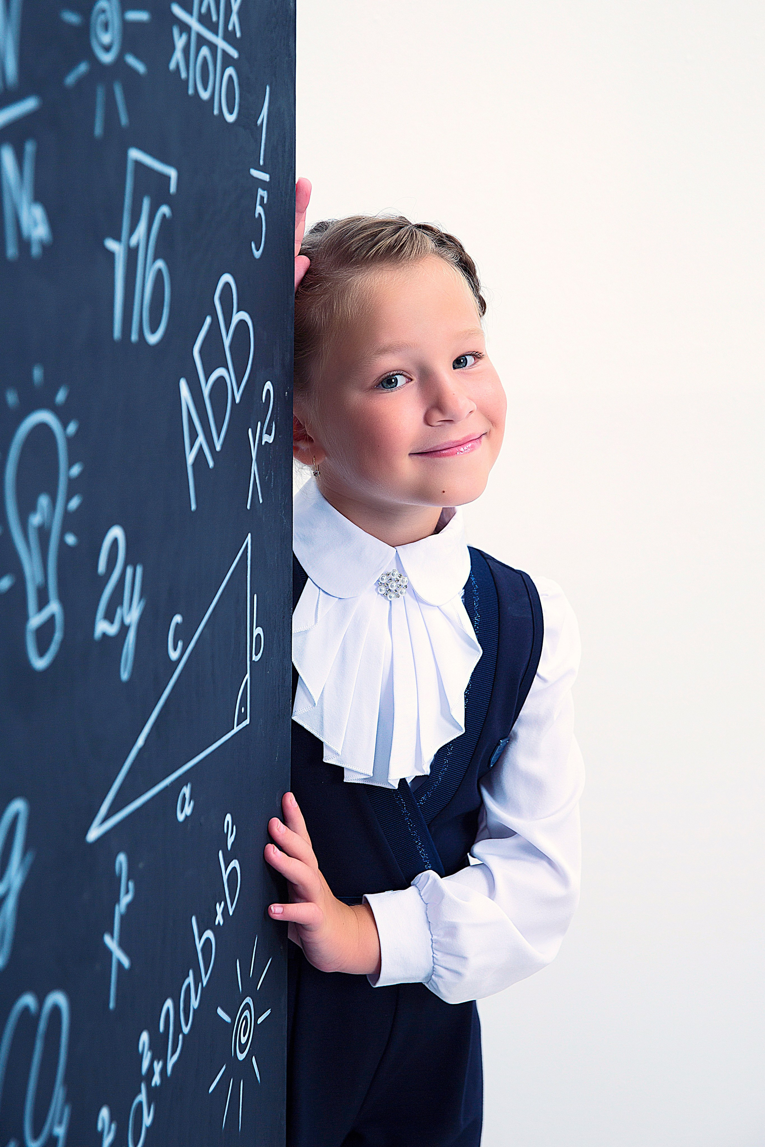 Школьница. Детский школьный фотограф в Кемерово Зиновьева Екатерина