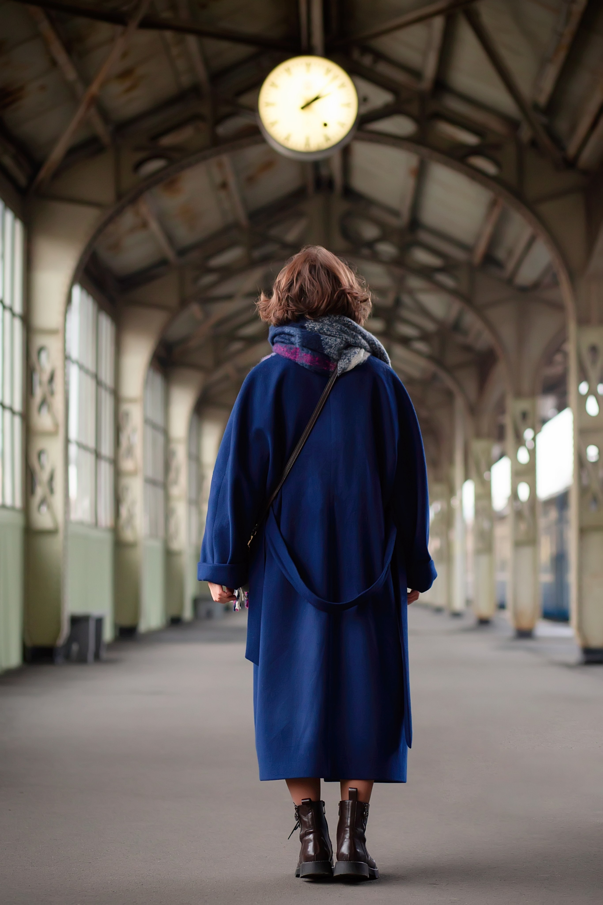 Фотосессия на Витебском вокзале в Санкт-Петербурге. Портретные фотосессии, контент-съемки, репортаж
