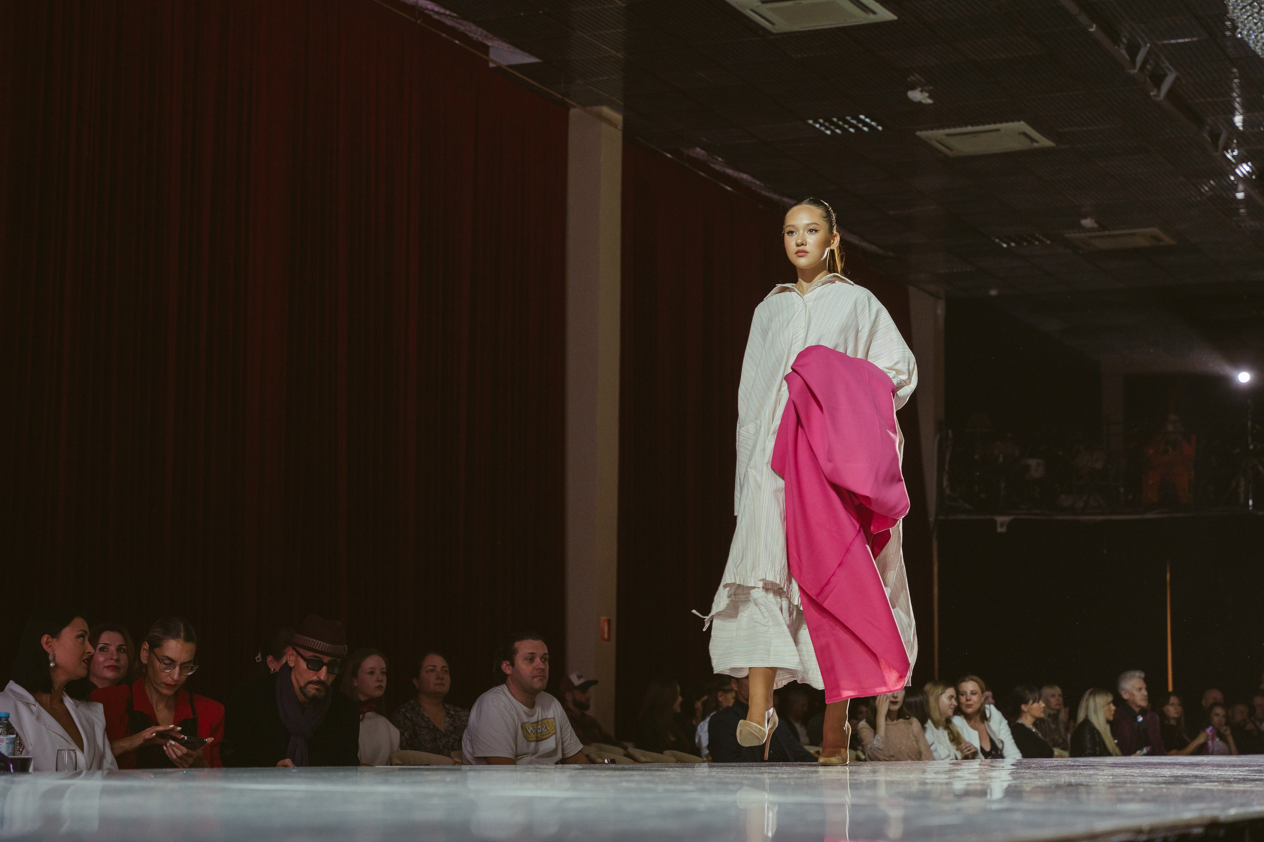 Fashion показ коллекций дизайнеров (всероссийский). Свадебный, репортажный, семейный фотограф Елена Брюхова