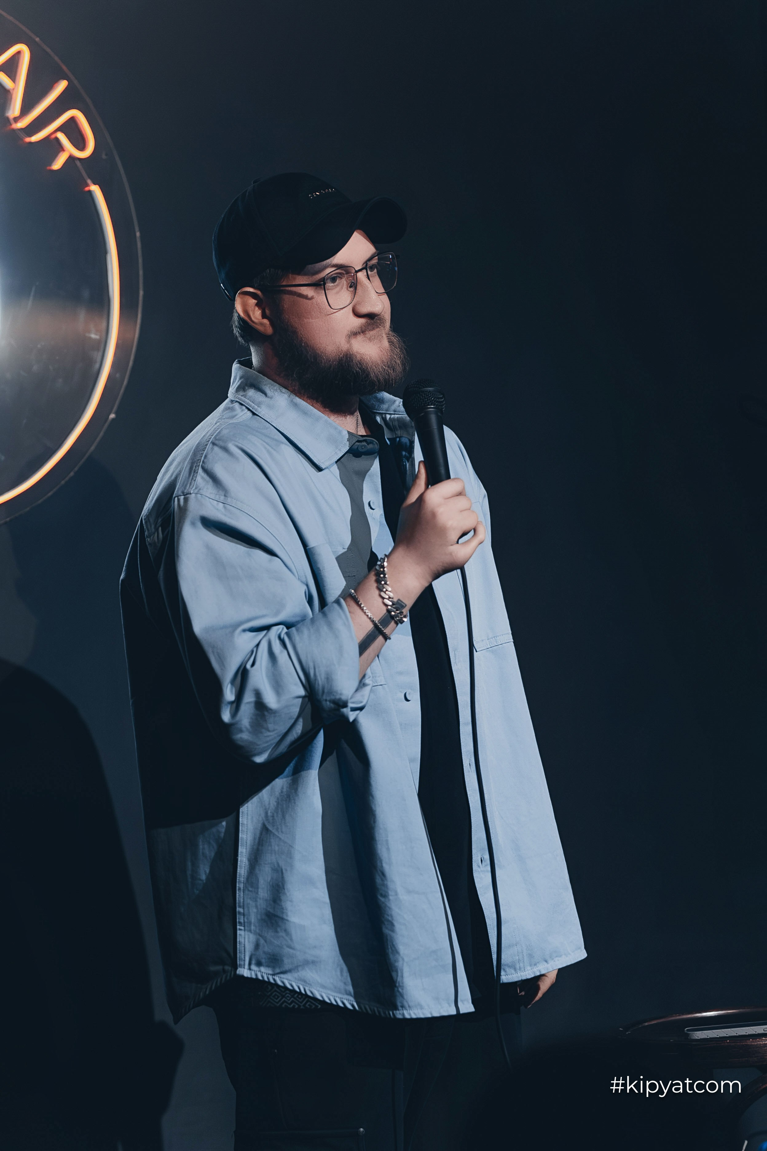 Сольный стендап концерт Александра Меркуль