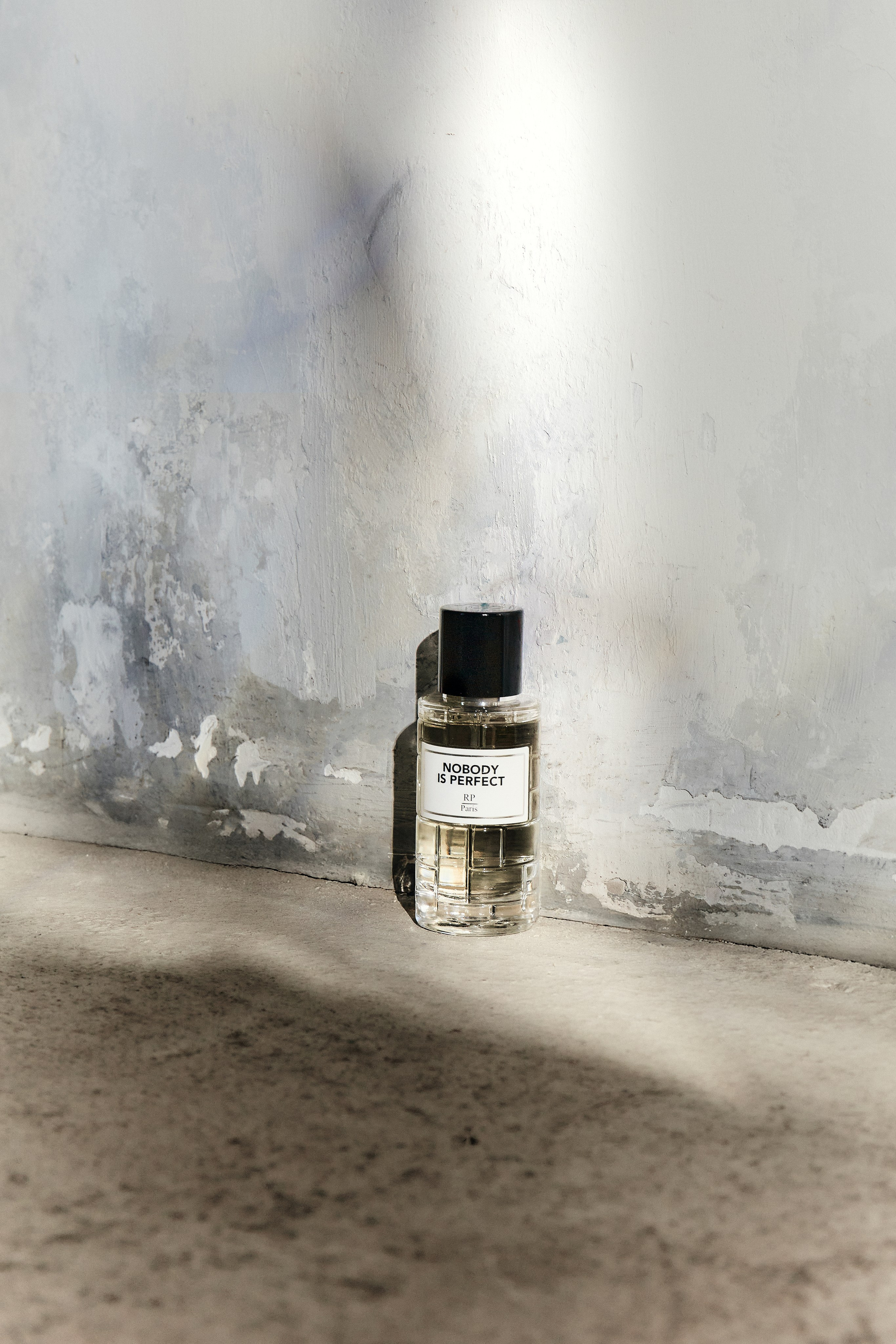 Реклама съемка парфюма. Fashion-фотограф Екатерина Врублевская Москва. Профессиональная съёмка для брендов, женщин и мужчин не моделей