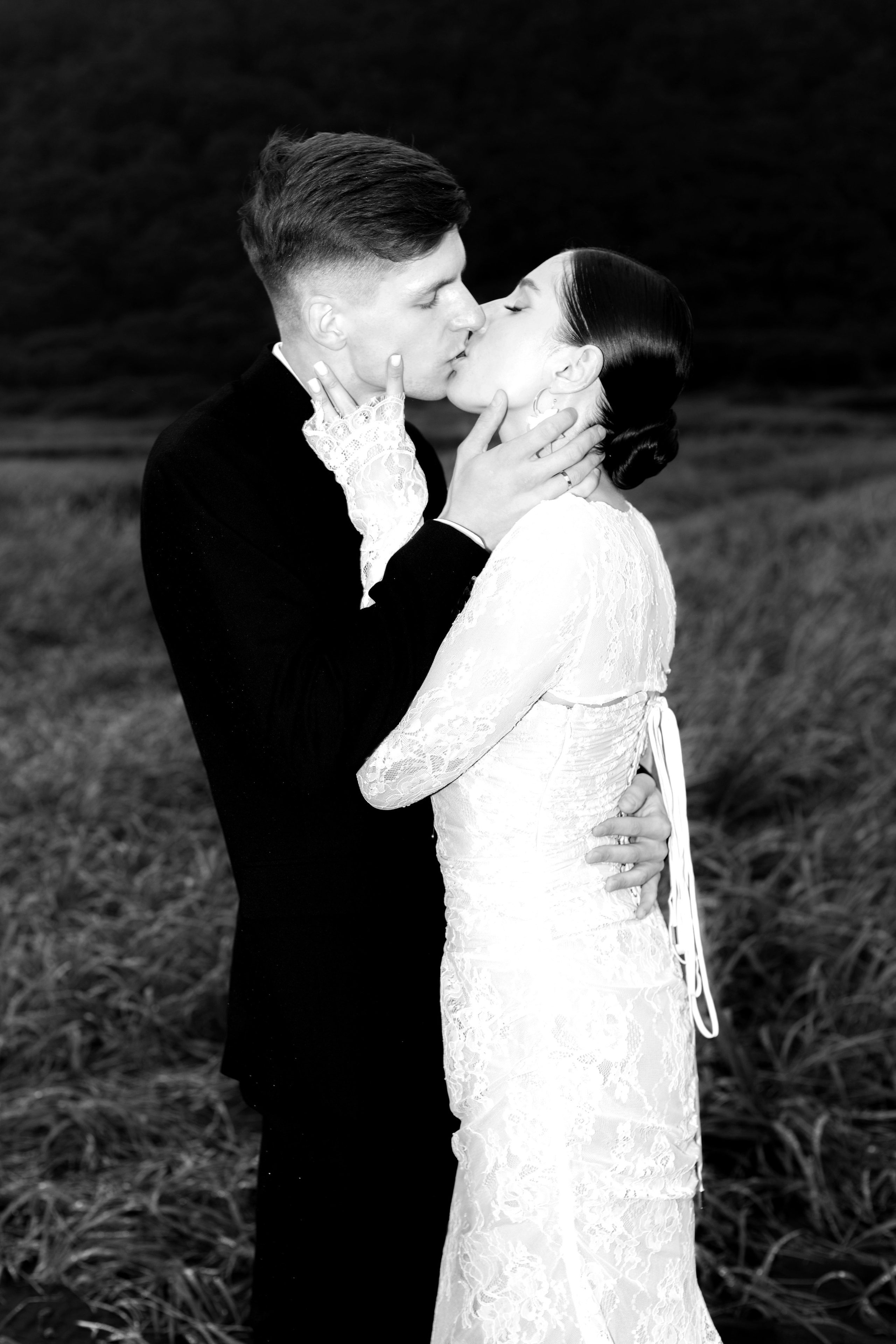 Свадебный Фотограф на Камчатке — Нежные и Эмоциональные Съемки | Екатерина