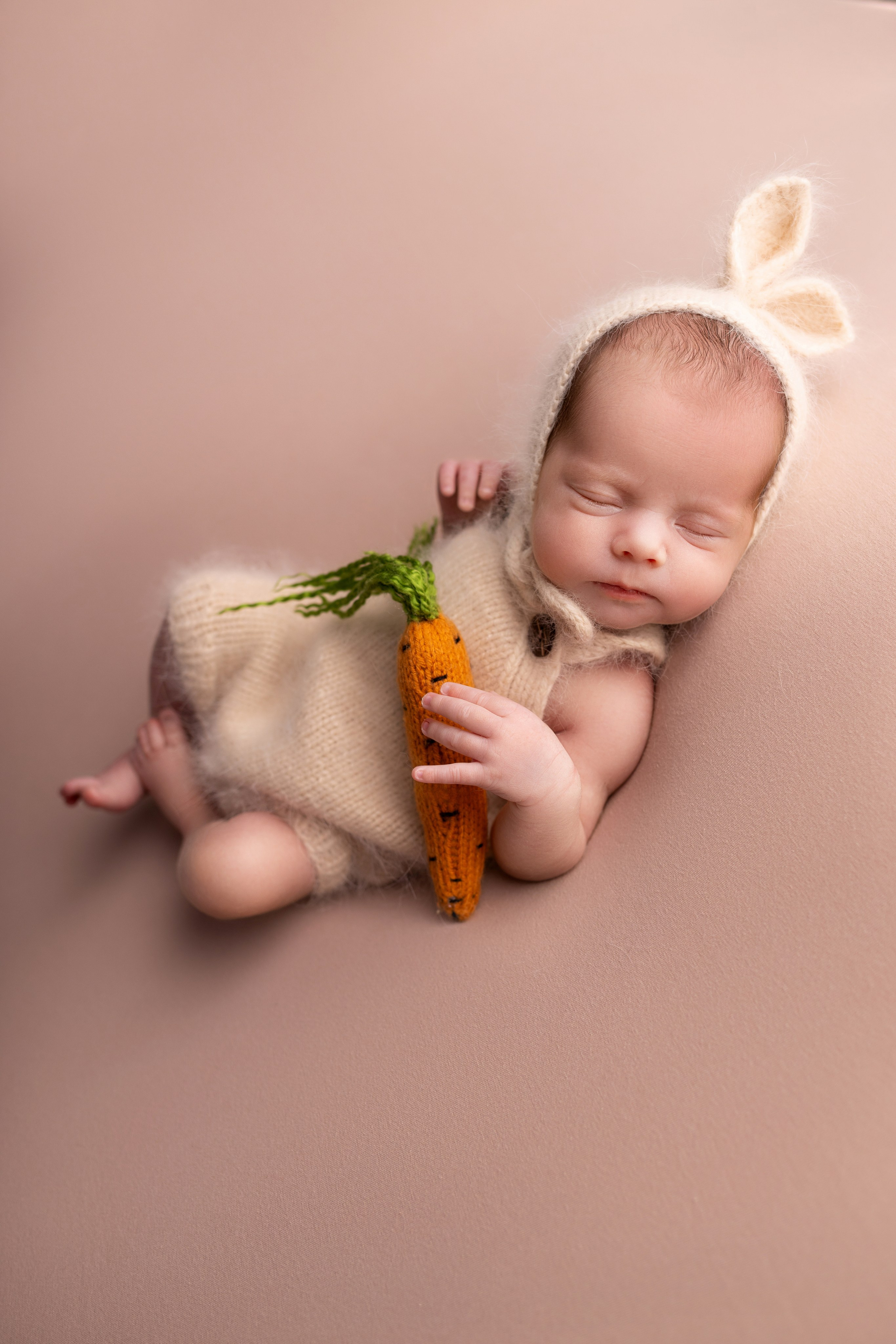 Фотосъемка двойни. Фотограф новорожденных малышей в Омске и Омской области Эльвира Камаева