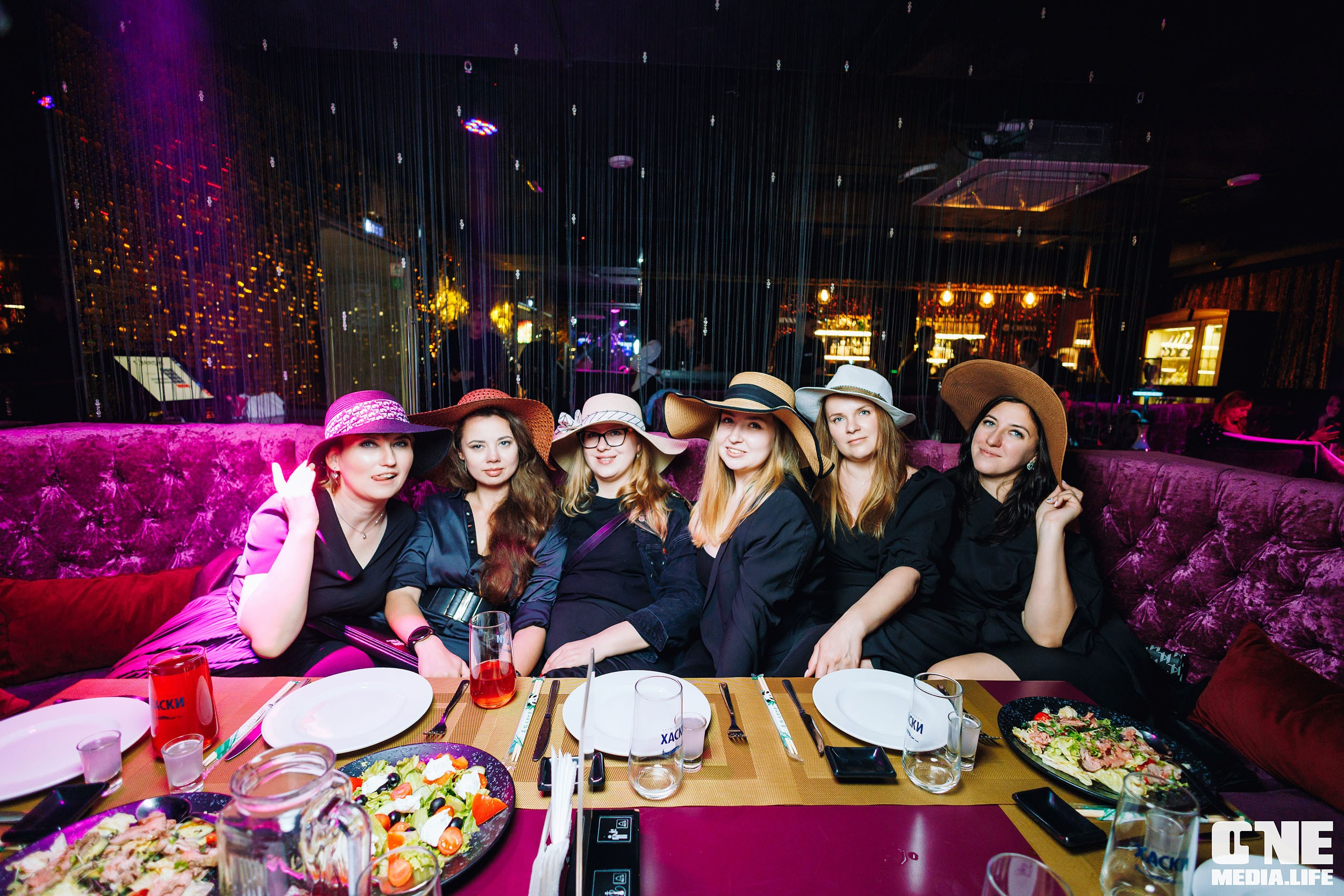 Фоторепортаж из караоке-клуба Эйфория. One Media Life: фоторепортажи, фотоотчеты с мероприятий и заведений