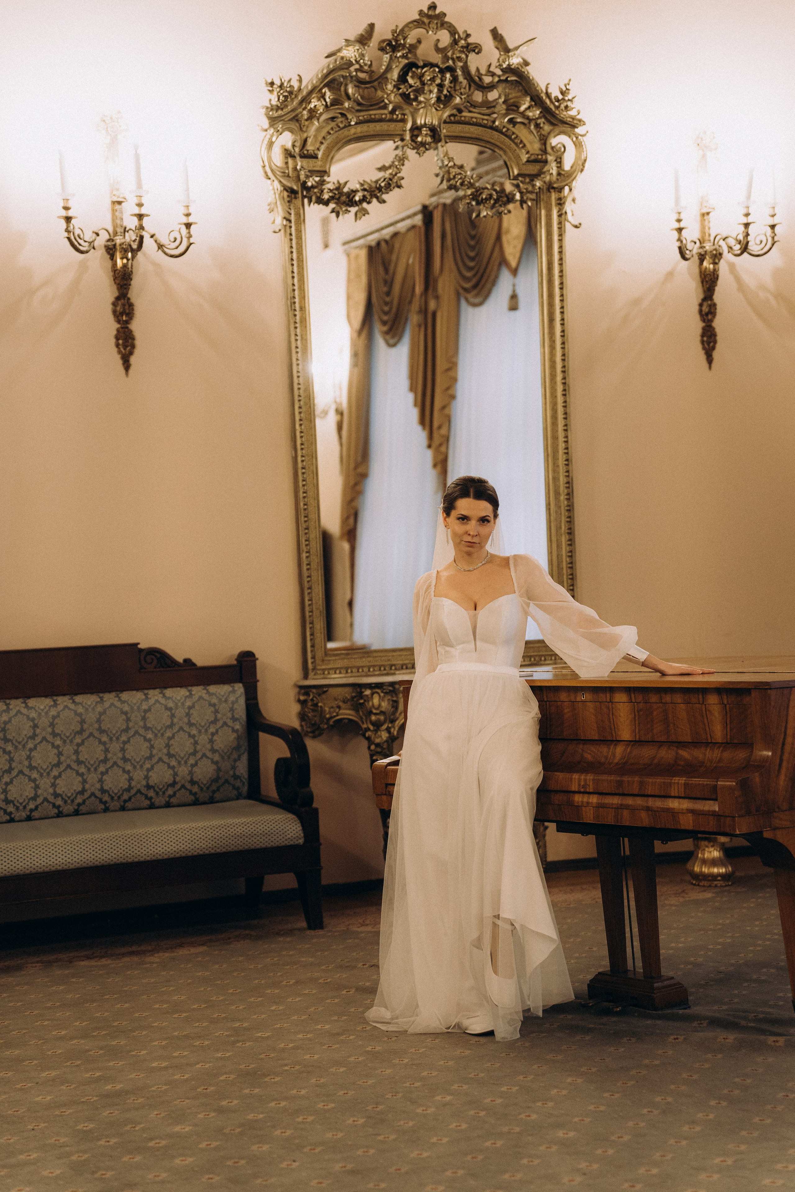 СВАДЕБНАЯ СЬЕМКА ВО ВТОРОМ ДВОРЦЕ (ДЕКАБРЬ) ТАКЖЕ СЬЕМКА В СТУДИИ НА ЧЕРНЫШЕВСКОЙ. Профессиональный фотограф, Санкт-Петербург — Виктория Богомолова