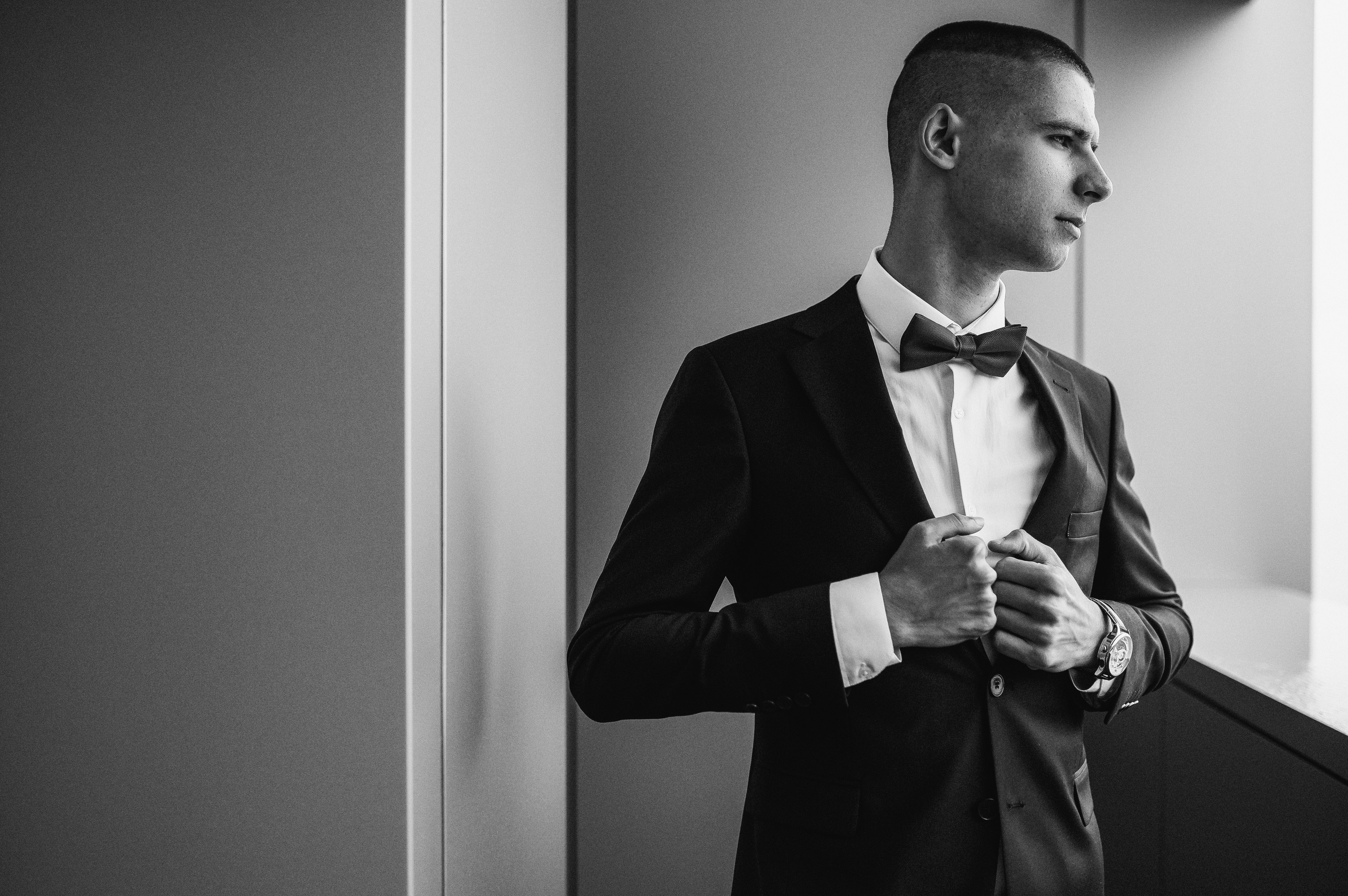 Свадебное утро и прогулка красивой яркой пары. Свадебный и семейный фотограф в Симферополе Дарья Маркова