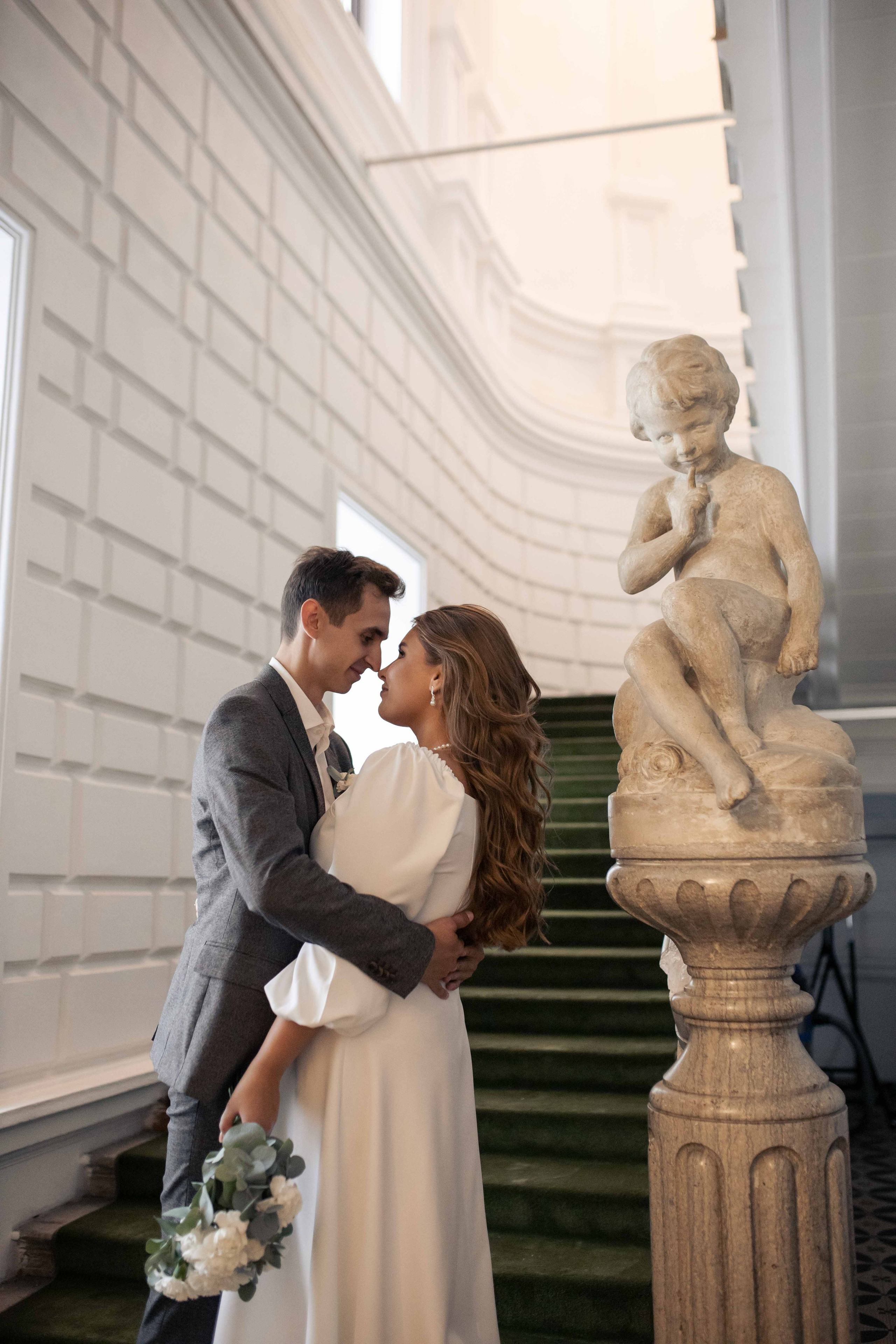 Свадебная фотосессия в Москве в отеле. Фотограф Валерия Горбунова Подольск Бутово Видное Щербинка