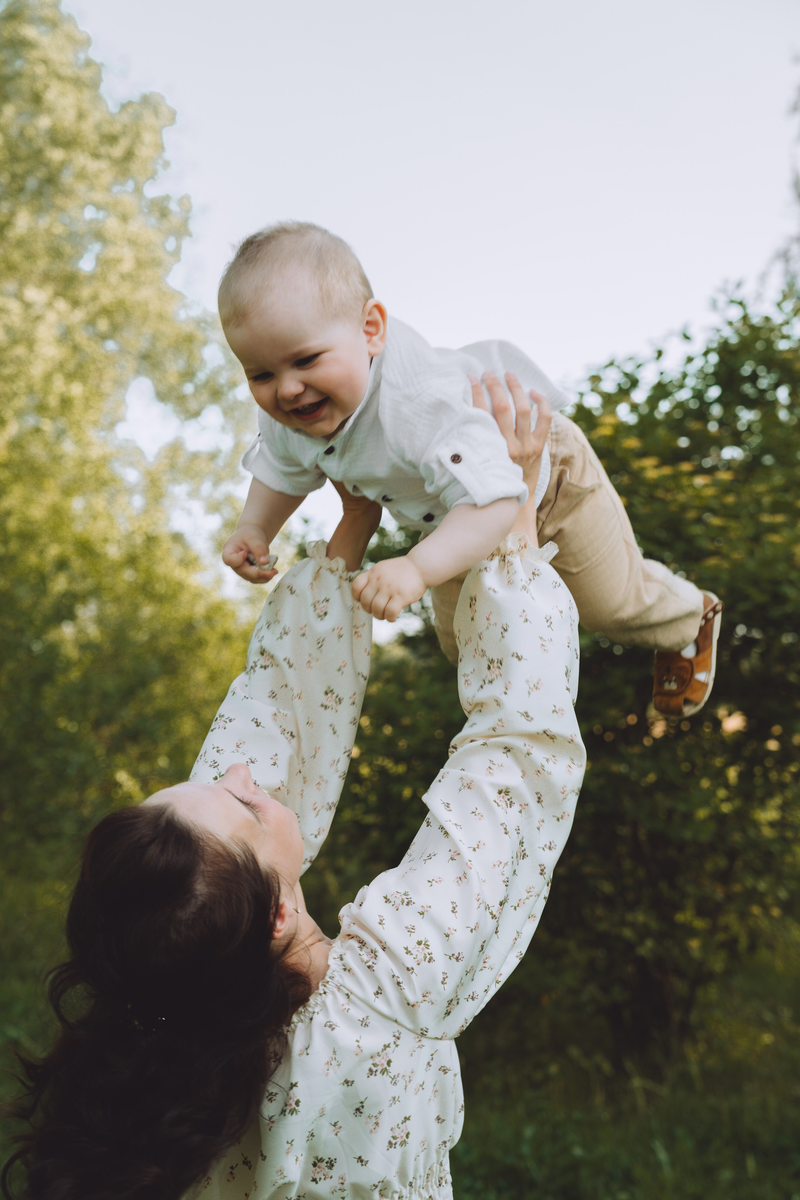 МАТЕРИНСТВО — ЭТО ПУТЬ, ГДЕ МАЛЕНЬКИЕ ЛАДОШКИ ВЕДУТ К БОЛЬШИМ ОТКРЫТИЯМ. Семейный и детский фотограф Анна Бренч