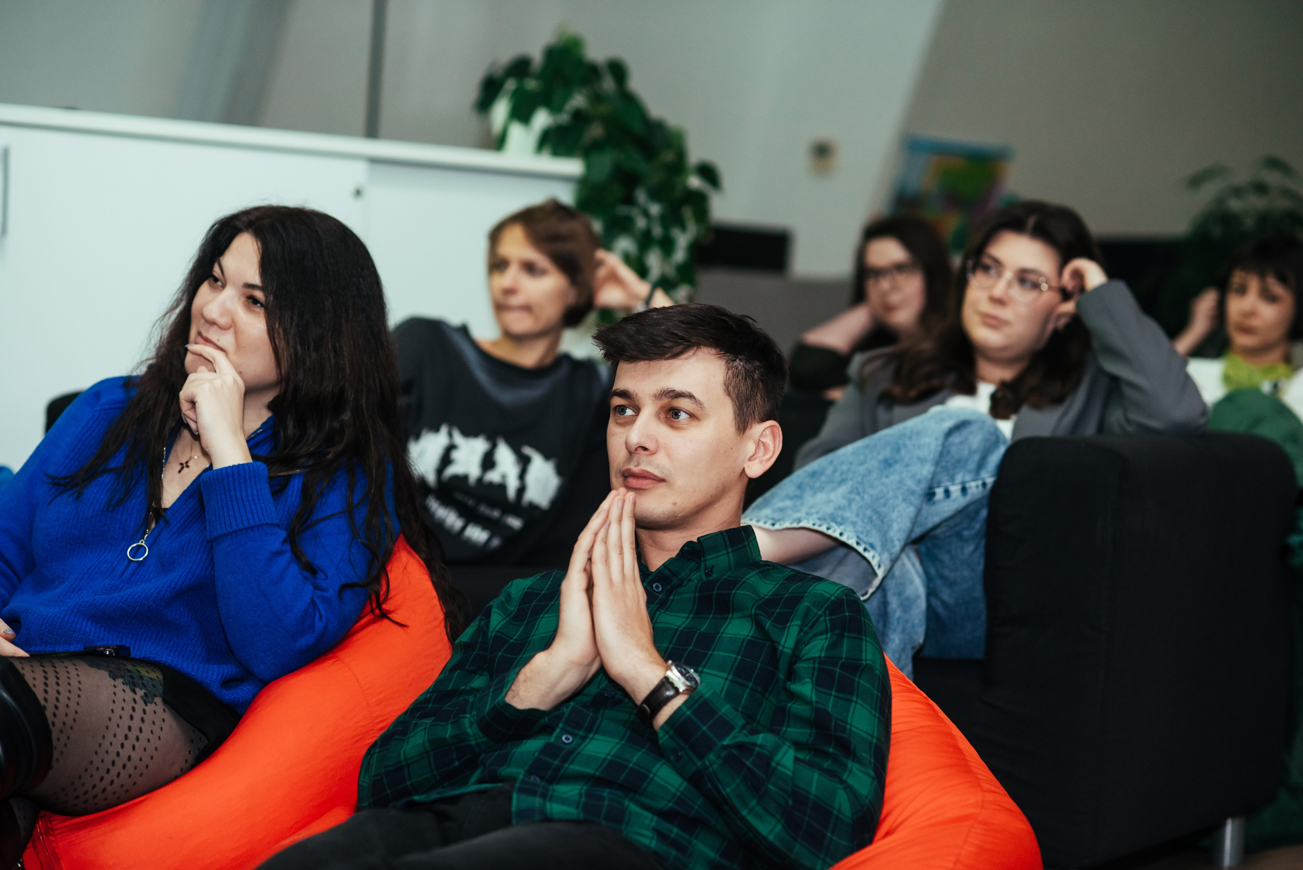 Фотосъёмка корпоратива в офисе в Санкт-Петербурге. Анастасия Петрович фотограф, фотокорреспондент в Москве и Санкт-Петербурге. Фотосъёмка репортажа, мероприятия, корпоративная съёмка, контент