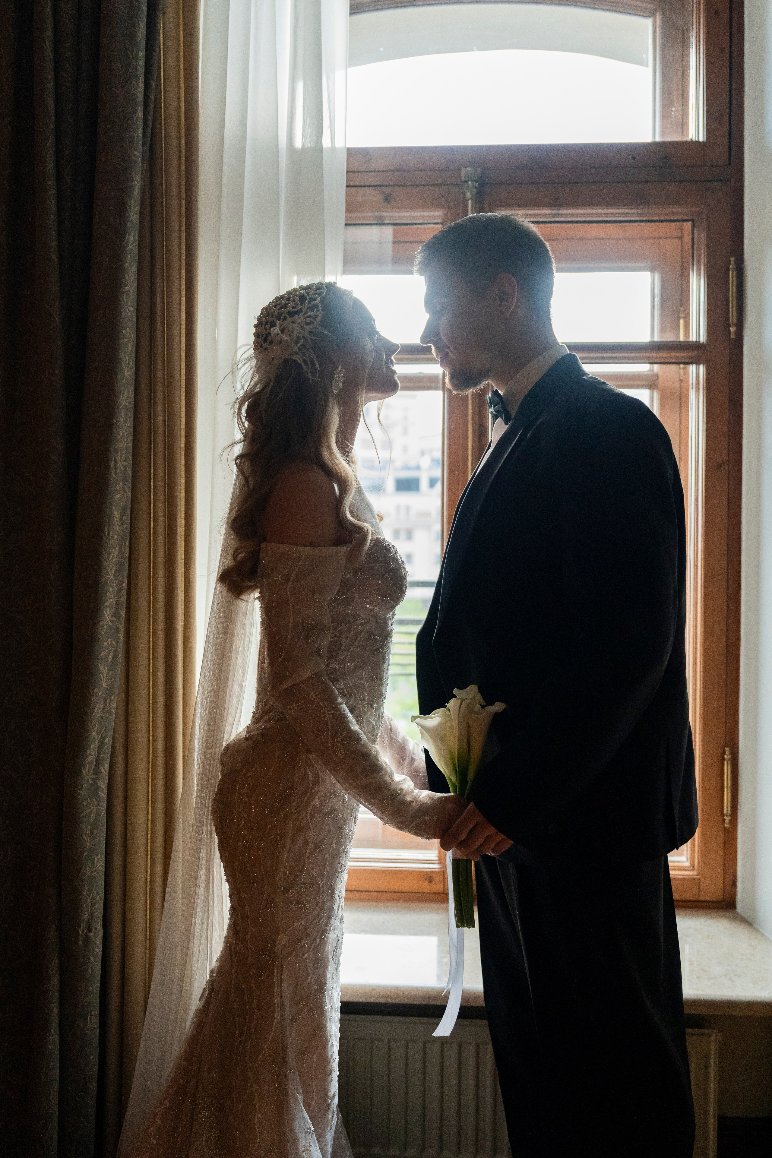 Свадебная фотосессия в отеле Метрополь. Свадебный фотограф в Москве Анна Полушина