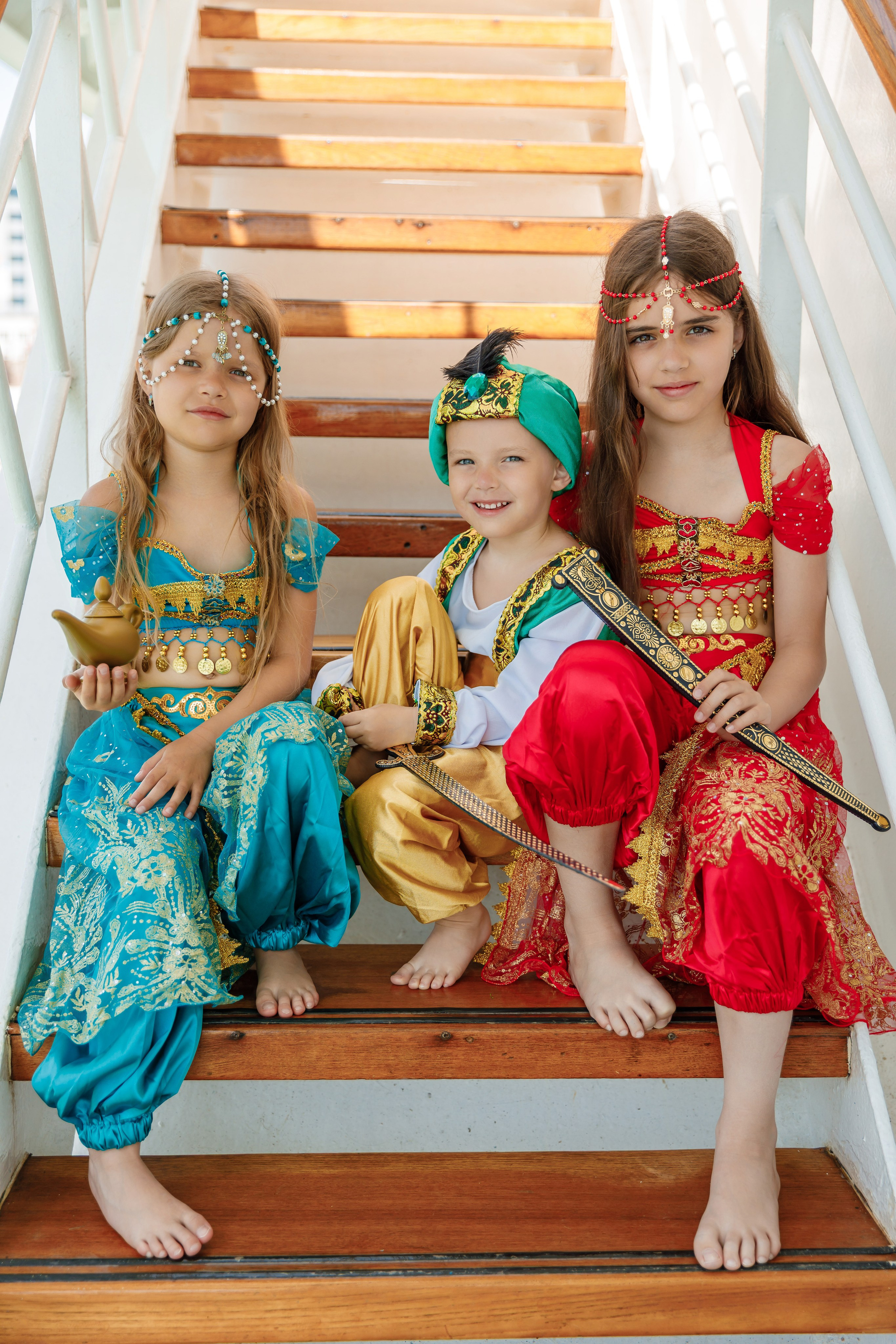 Платья. Фото департамент круизного лайнера Астория Гранде