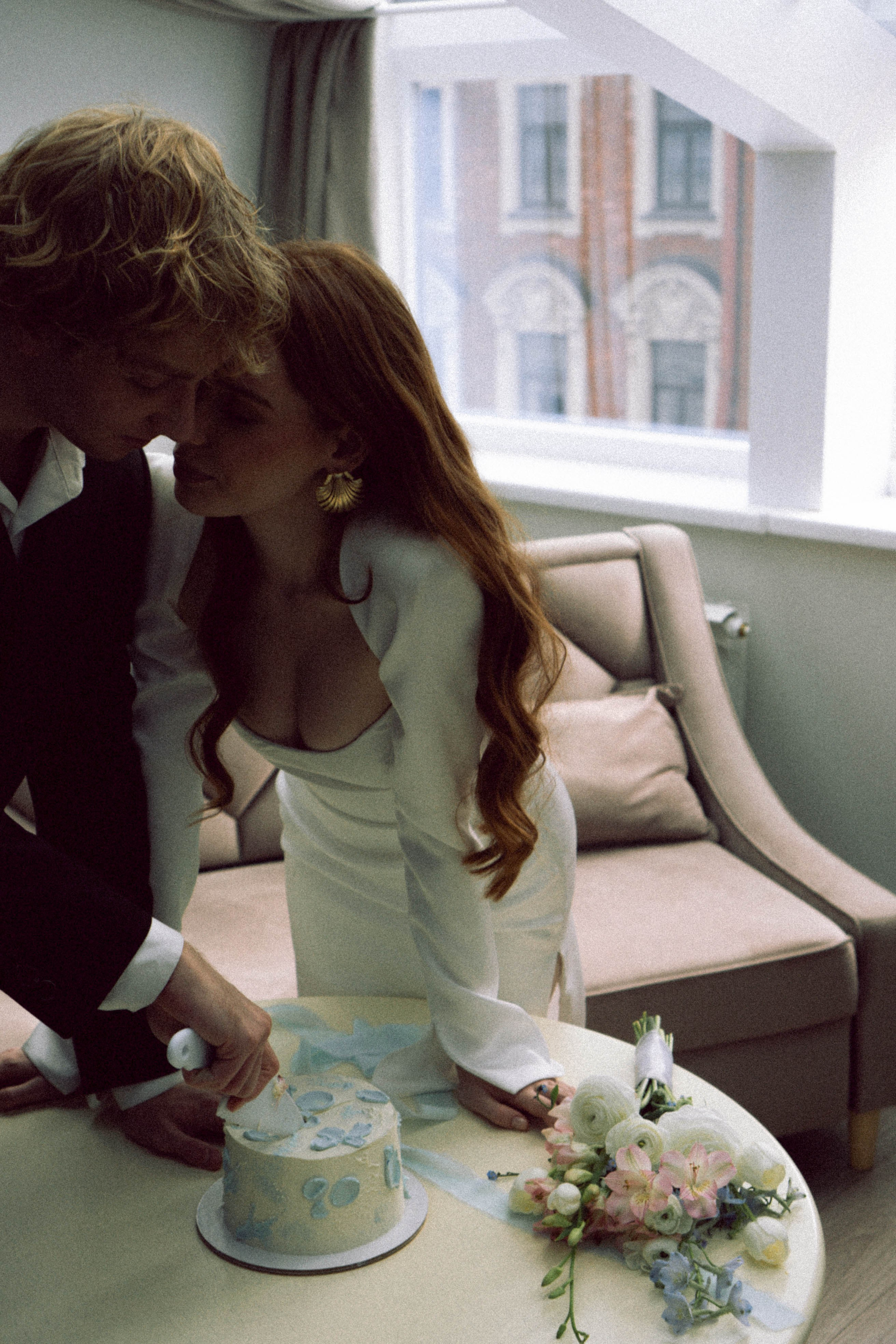 СВАДЕБНАЯ СЬЕМКА В ОТЕЛЕ. СБОРЫ ЖЕНИХА И НЕВЕСТЫ И ТАКЖЕ ТОР И ПОДГОТОВКА К ПРОГУЛКЕ. Профессиональный фотограф, Санкт-Петербург — Виктория Богомолова