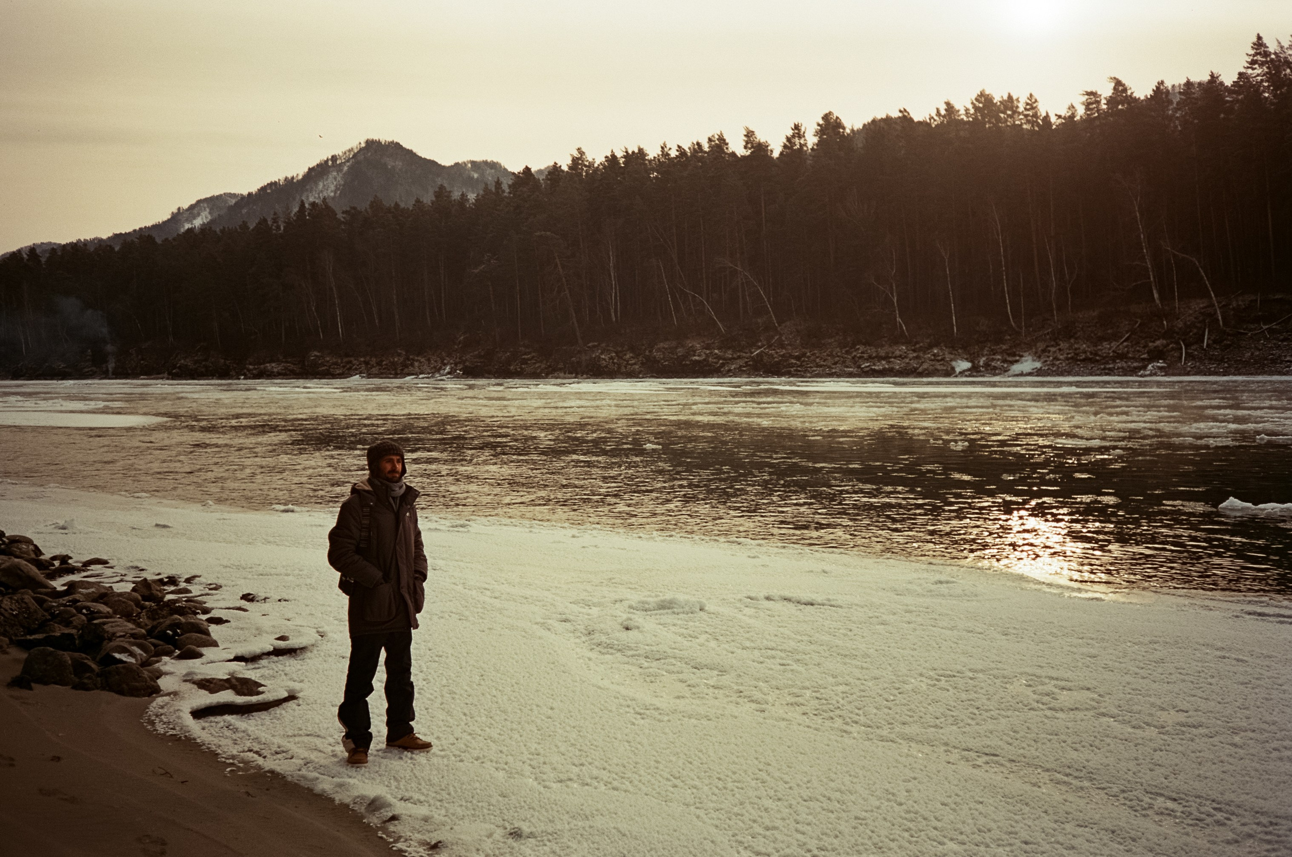 Кызыл-Таш и Семинская поляна. Катунь, пляж, мостки и сосны. Фотограф-документалист Мария Осокина
