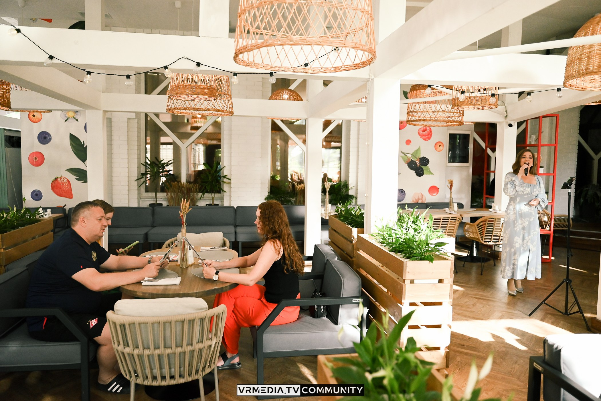 Ресторан «Volna»: Вечер на летней веранде «Хочу на дачу»