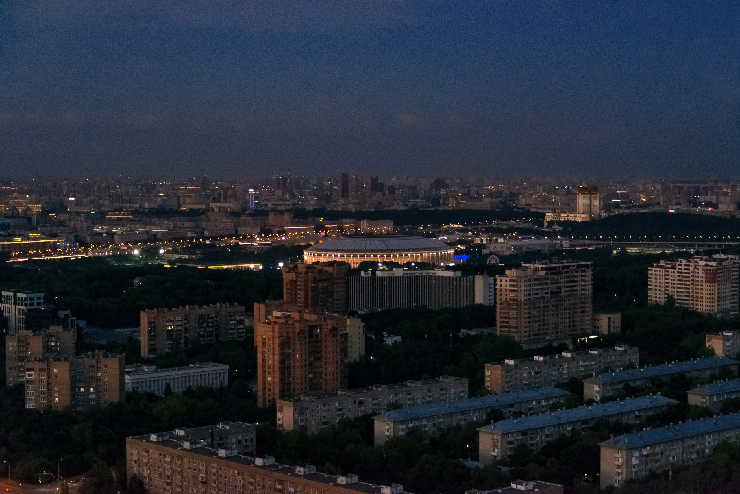 Просто на крышу. Фотограф Лара Кучина
