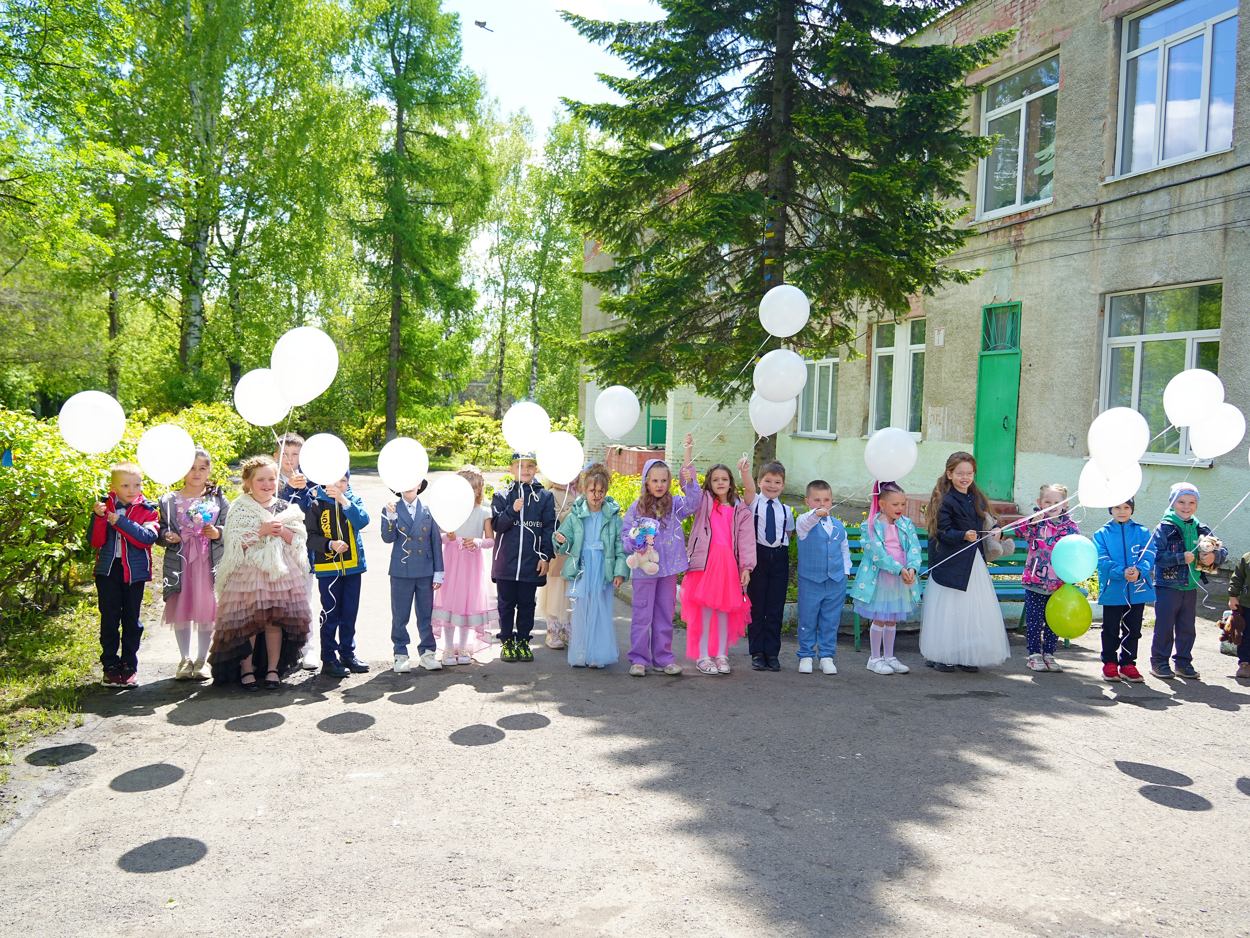 Фотосъемка видеосъёмка фотограф видеооператор новогодних утренников  в. Фотограф, видеооператор Нина Коршунова