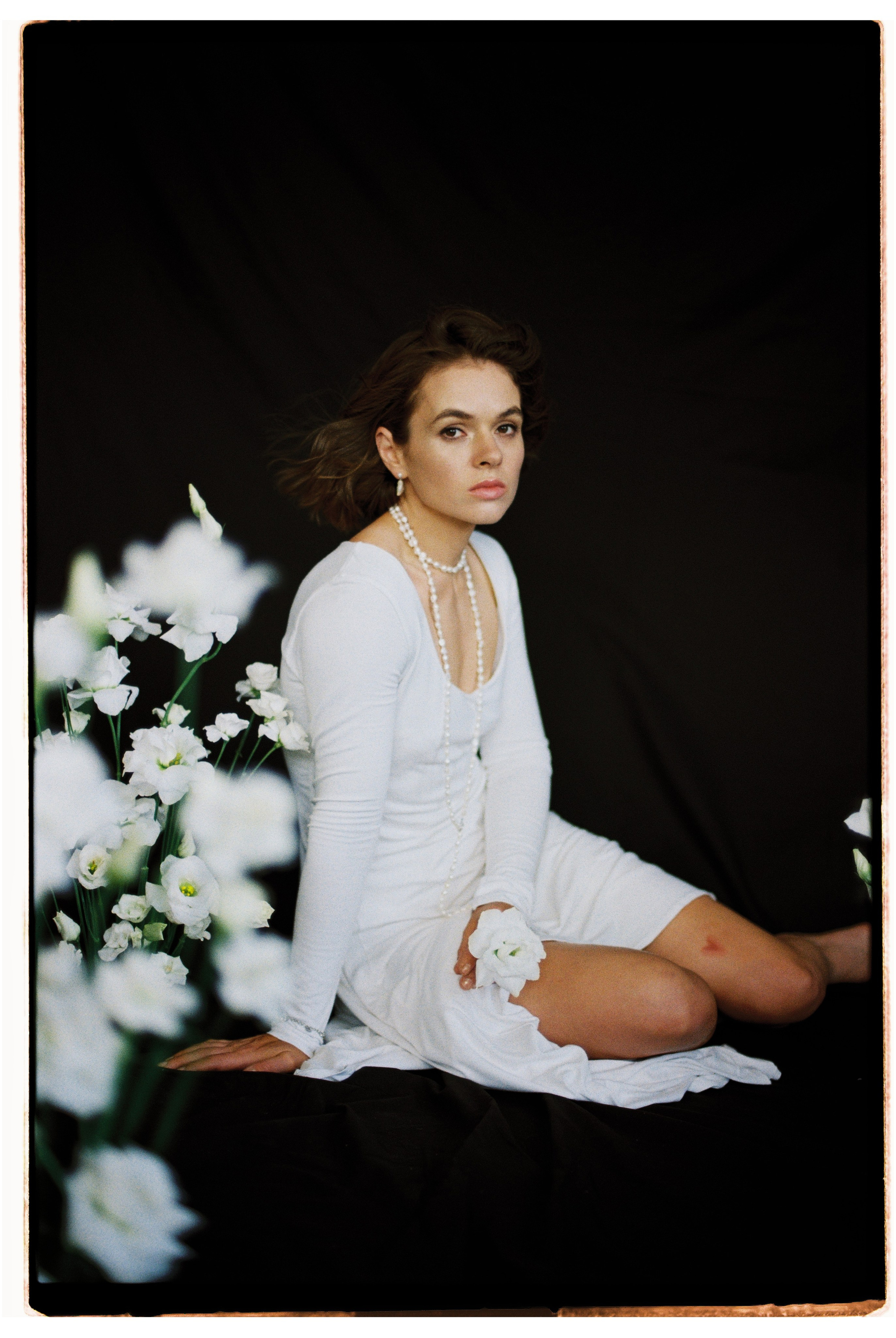 Анастасия и цветы. Свадебный и фэшн фотограф в Москве и Санкт-Петербурге