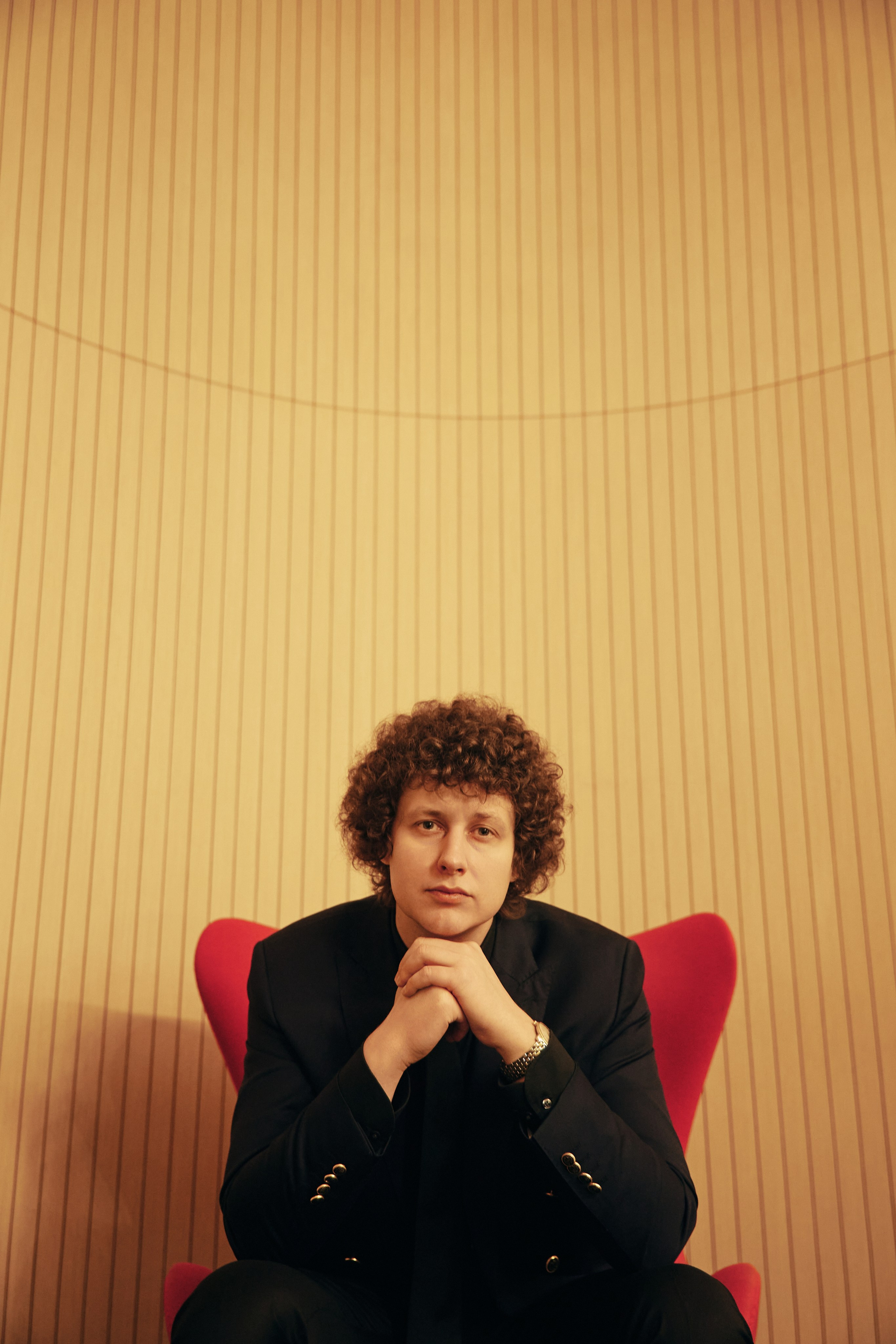 Фотосессия для ведущего Евгения Калашникова: создание стильного визуального контента для личного бренда. Дмитрий Мазуркевич: Профессиональный Репортажный Фотограф