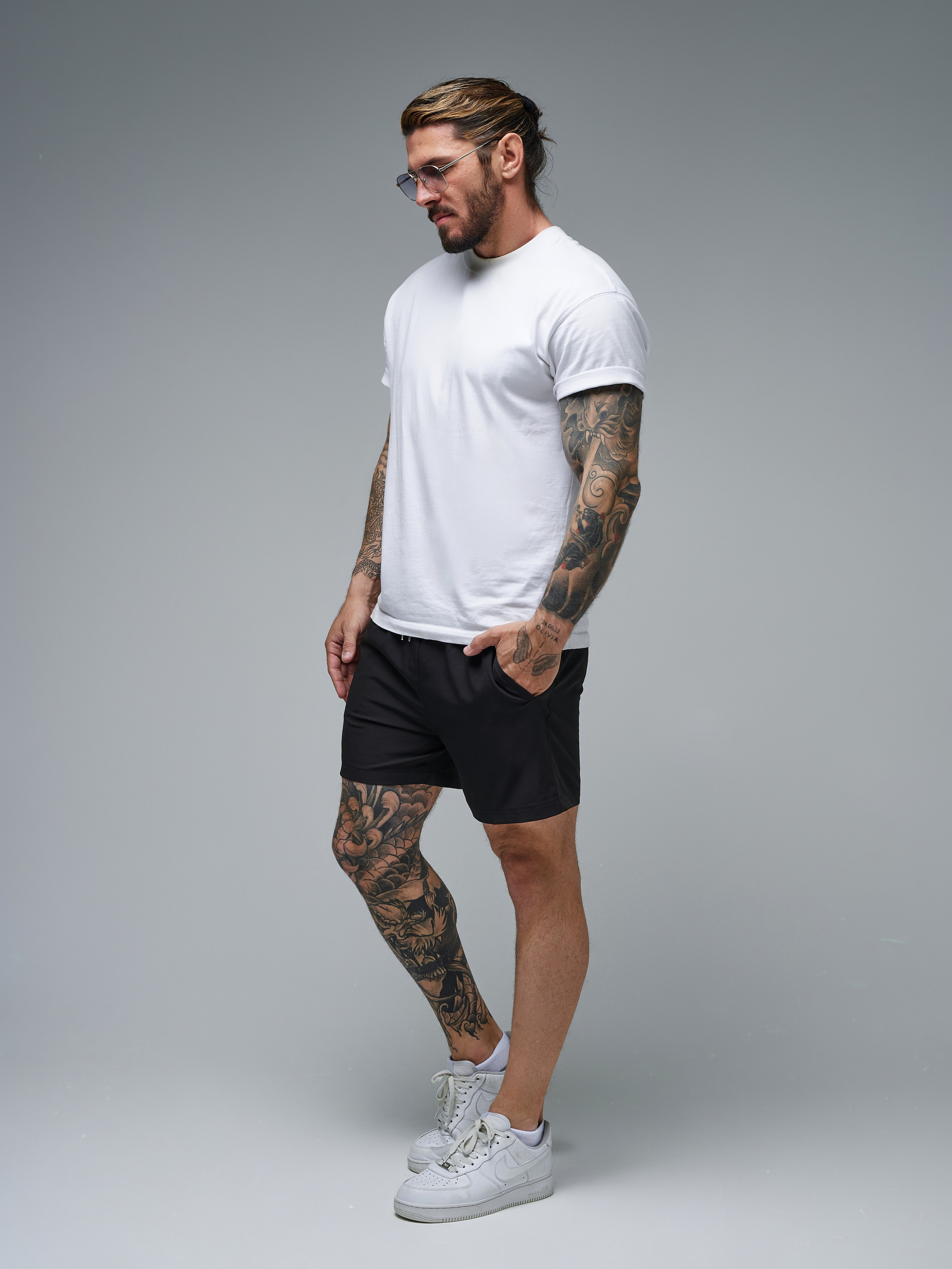 Шорты Moviqlo. Фотограф для маркетплейсов в Москве