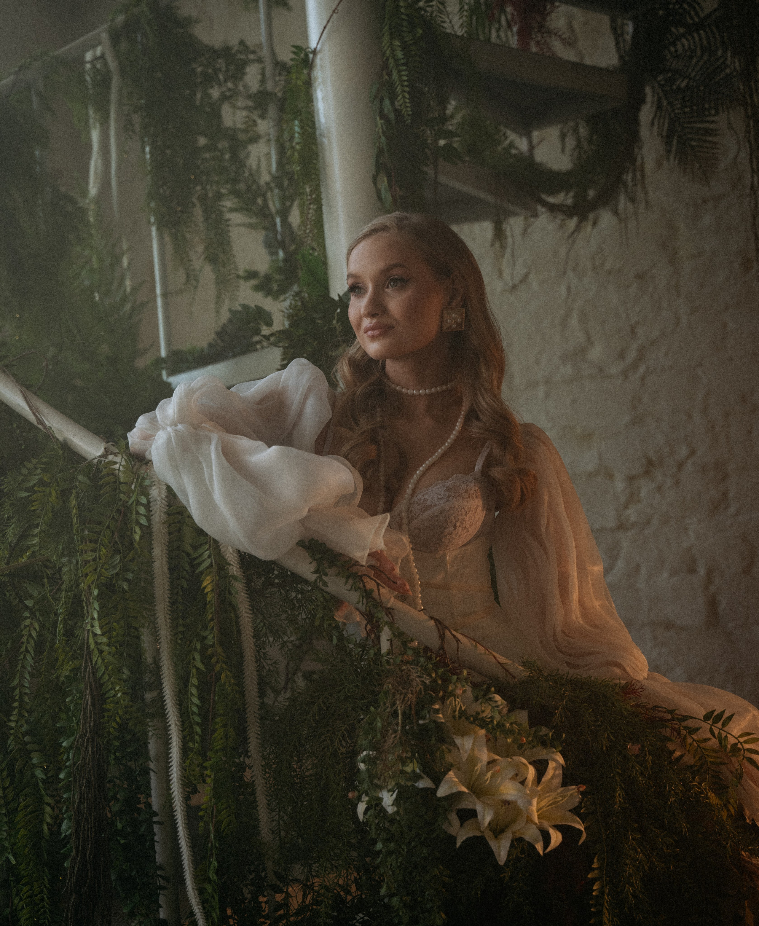 Невеста на пикнике в замке