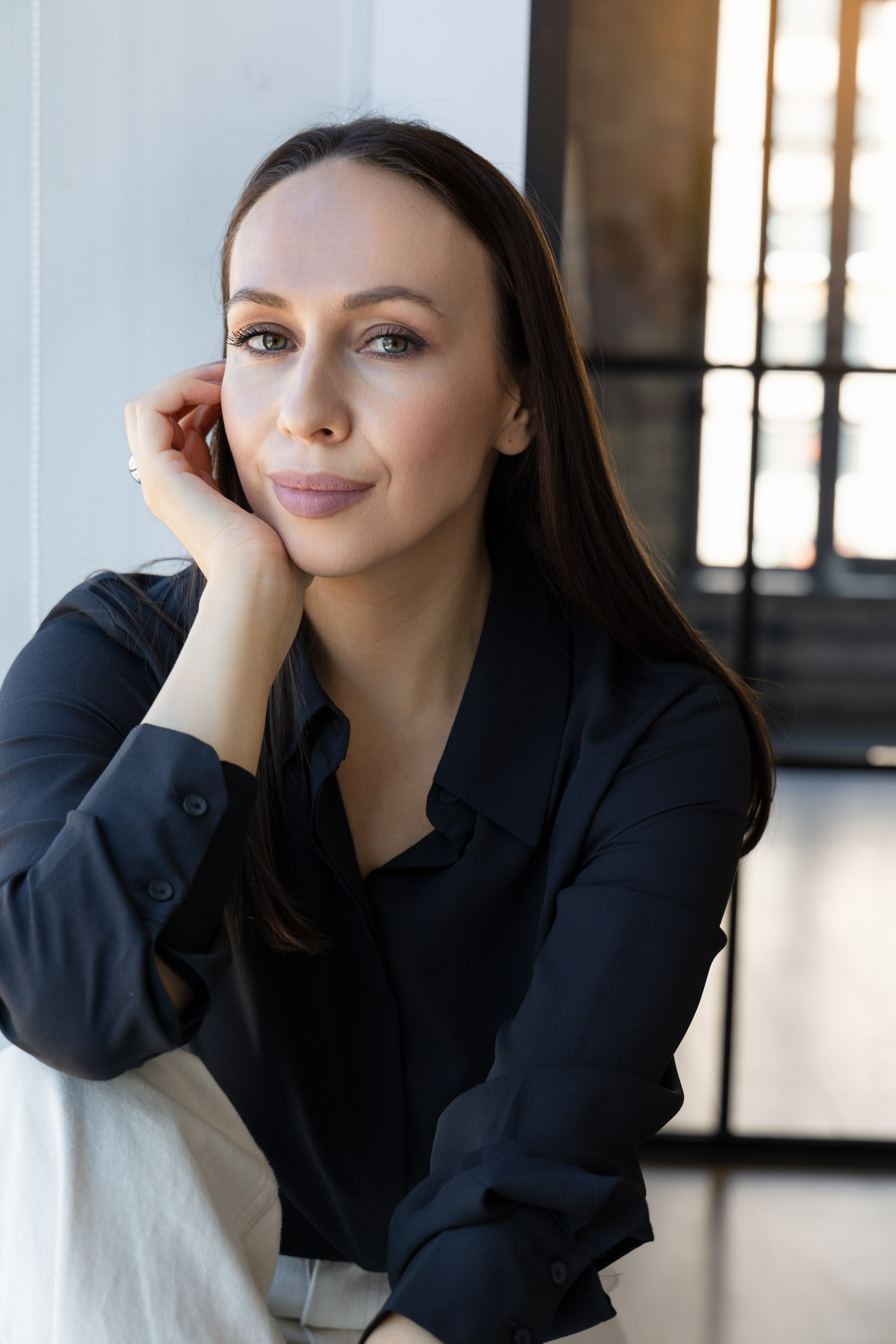 Стилист контент съемка, стильные кадры, фотосессия портрет, фотосъемка для соцсетей, визуал для бренда, фото одежды, контент фотограф спб 