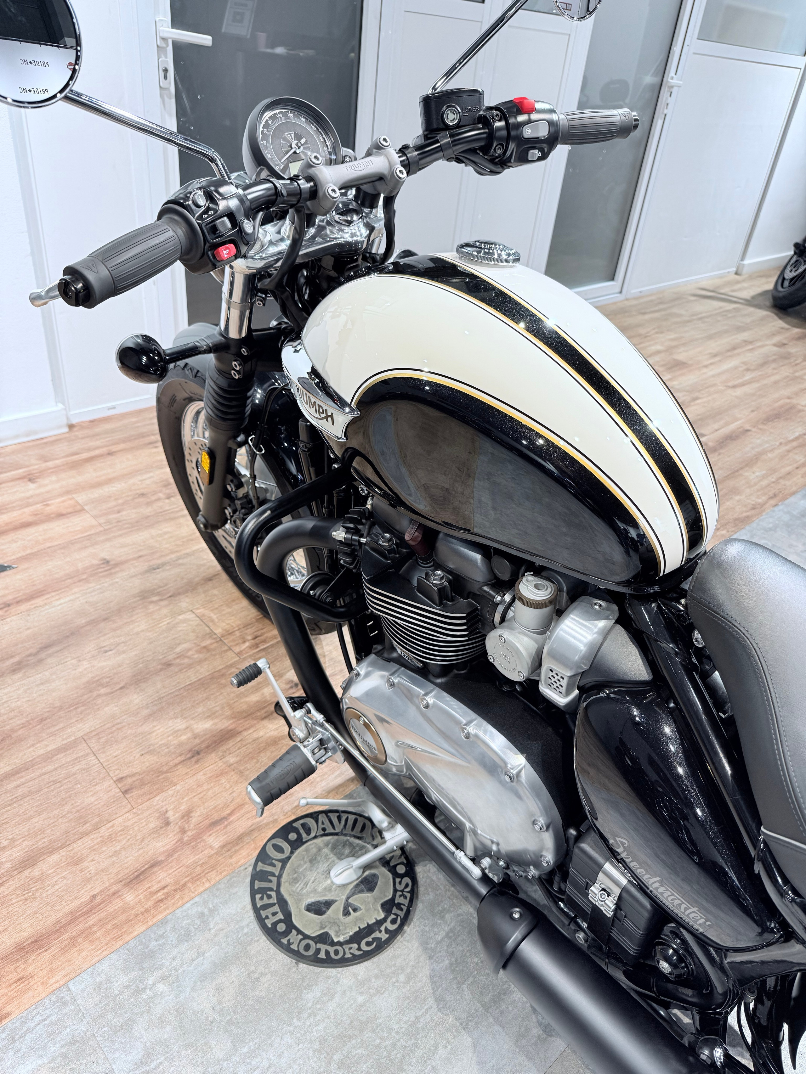 2019 Bonneville Speedmaster Bobber. Hello Davidson, Москва. Только хорошие мотоциклы…