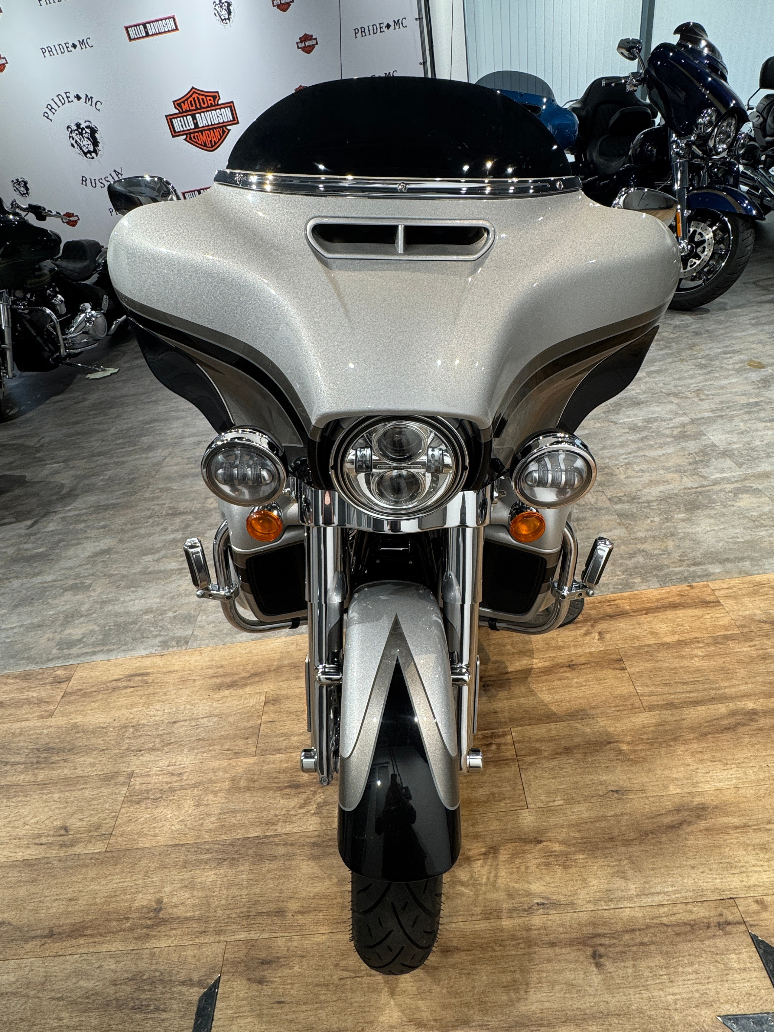 Мотоциклы Harley-Davidson 114 CVO Ultra Limited (Touring)  — купить мотоцикл. Hello Davidson, Москва. Только хорошие мотоциклы…