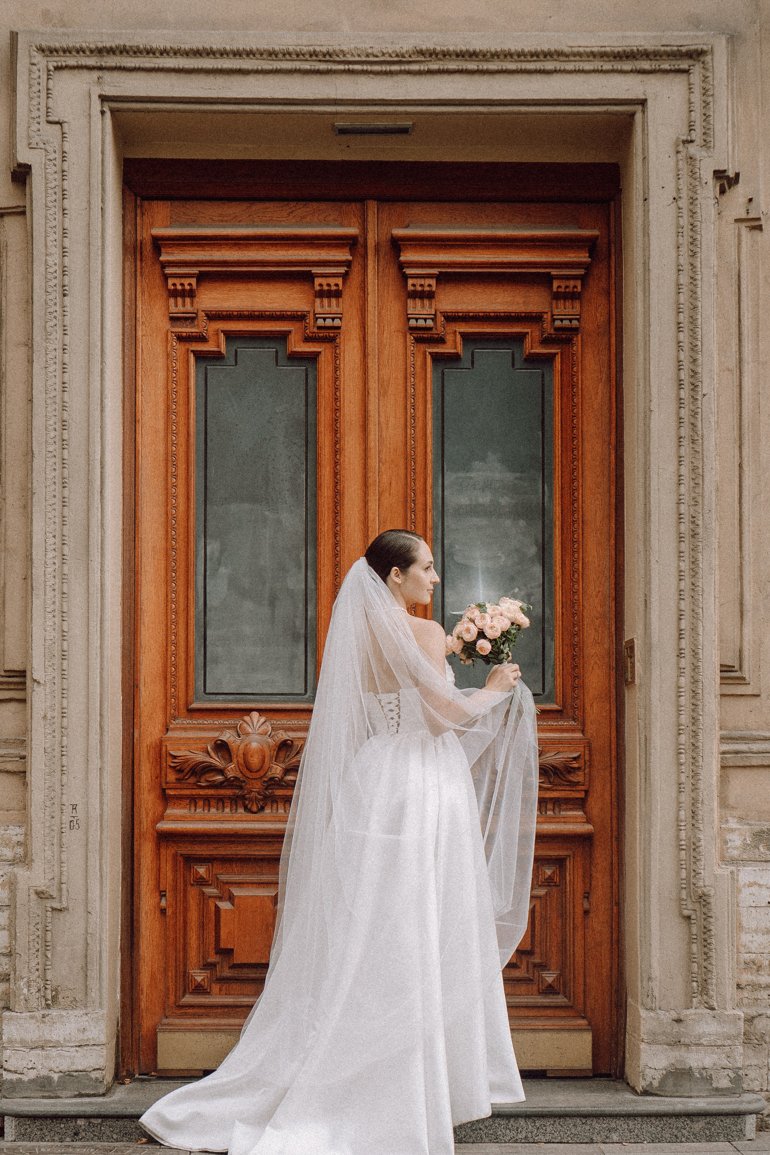 СВАДЕБНАЯ ПРОГУЛКА В САНТК-ПЕТЕРБУРГЕ (ИСАКИЕВСКИЙ СОБОР, ЗИМНЯЯ КАНАВКА, ЭРМИТАЖ И БОЛЬШАЯ МОРСКАЯ УЛИЦА). Профессиональный фотограф, Санкт-Петербург — Виктория Богомолова