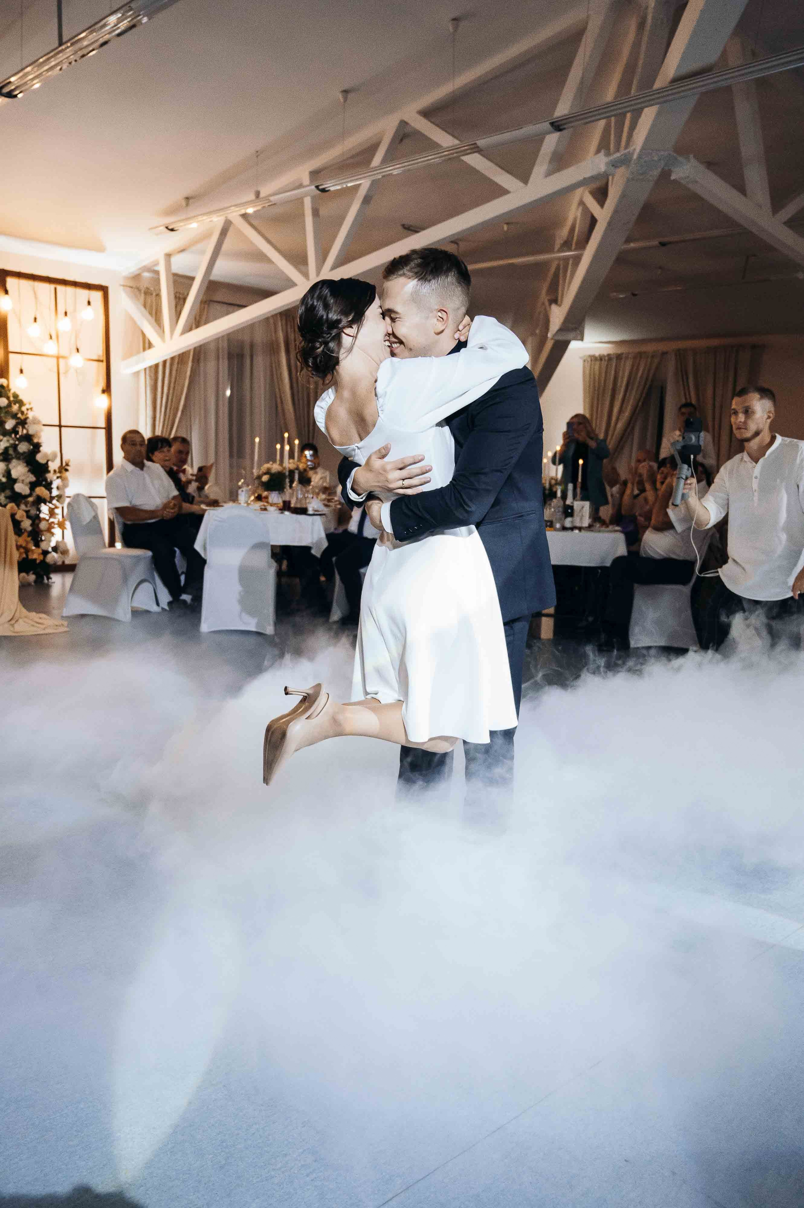 Совместные сборы в отеле. Свадебный и семейный фотограф в Котласе Никита Попов