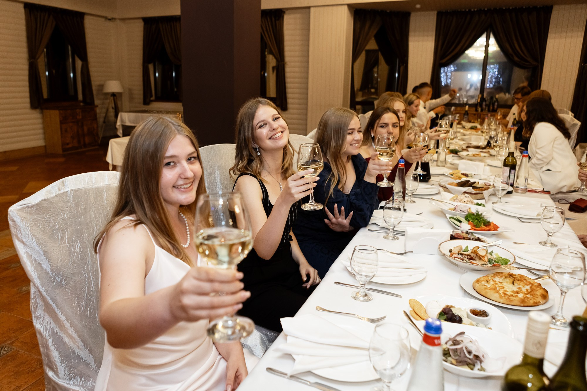 Фотосъёмка выпускного в школе. Свадебный фотограф, фотосъемка в Крыму, Севастополе, Симферополе, Ялте