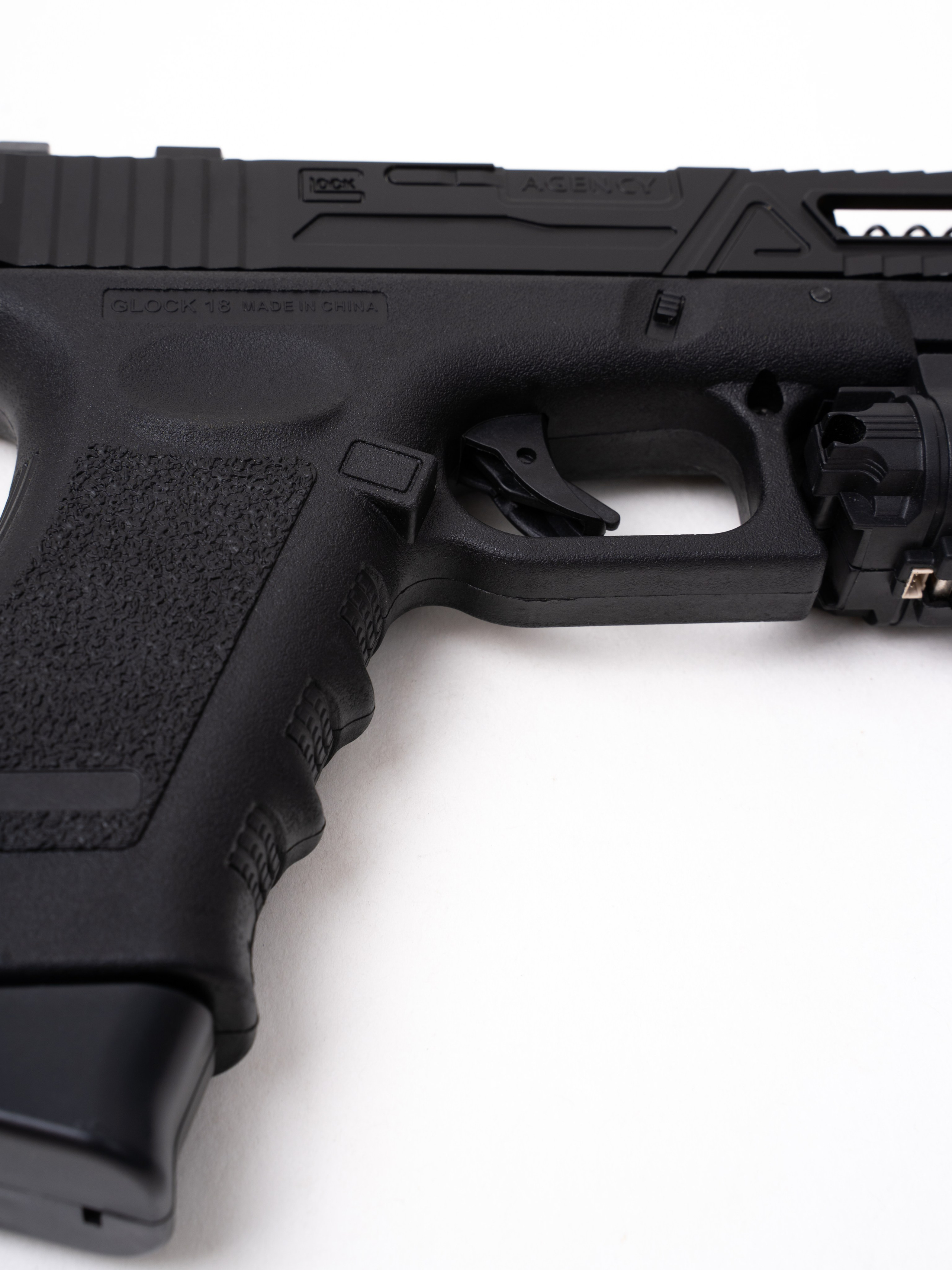 На белом фоне для каталогов. Фотограф и видеограф в Тольятти, Самаре Дёмина Мария