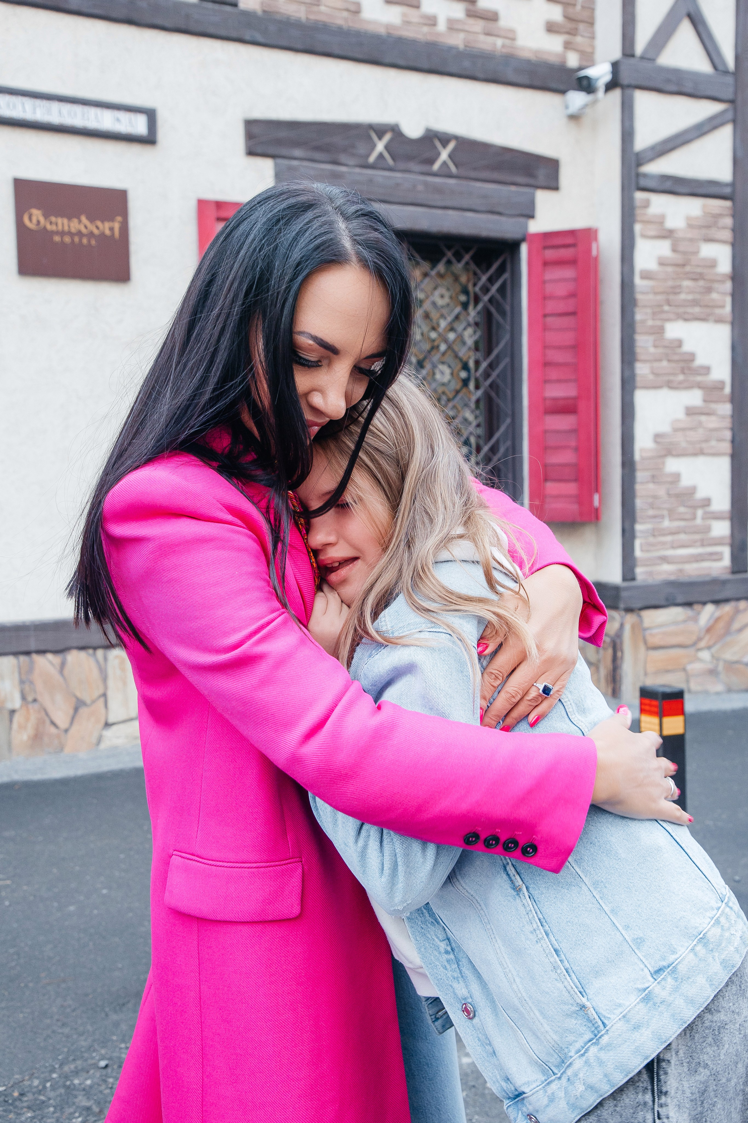 Гульшат и Милана. Фотограф Денис Лесковский (Тюмень)