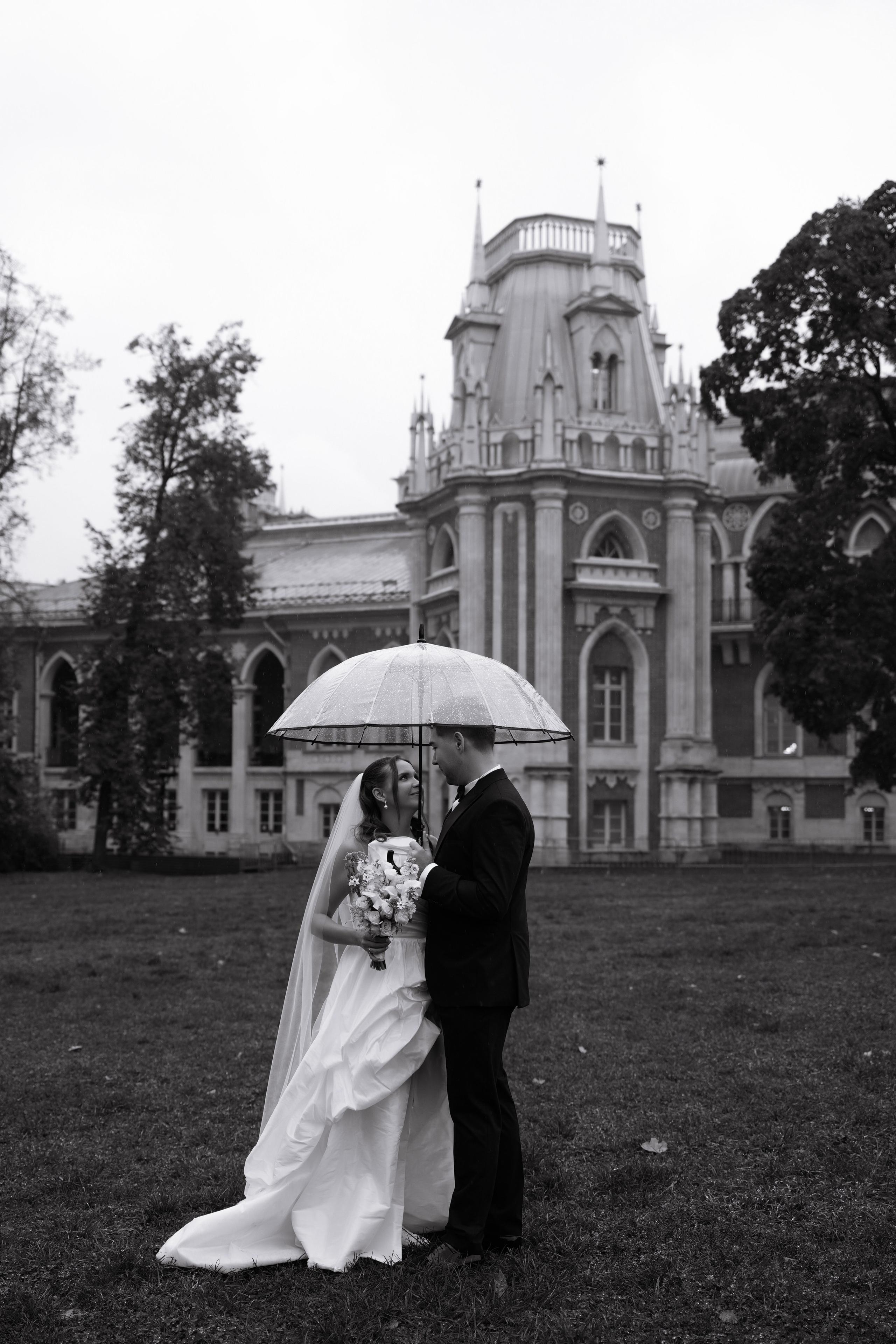 Совместные сборы жениха и невесты в отеле «Marriot Imperial Plaza» и свадебная Фотосессия на территории «Царицыно»