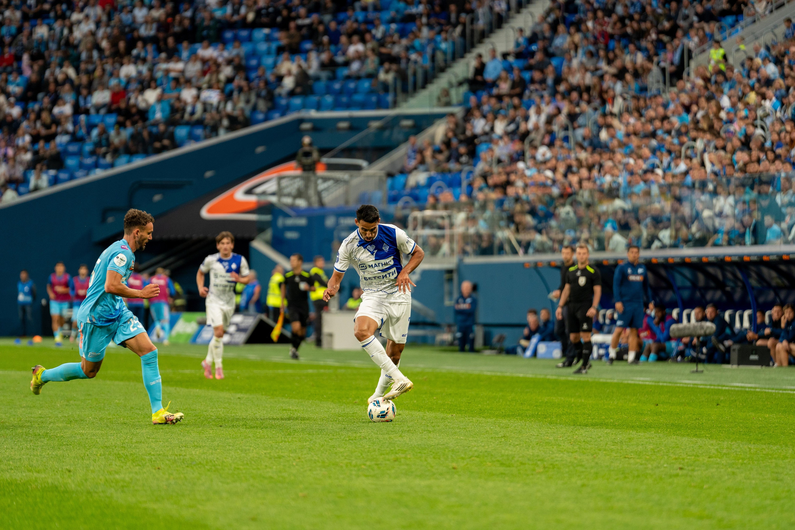 Игровой момент матча Зенит–Динамо, спортивный фотограф Санкт-Петербург