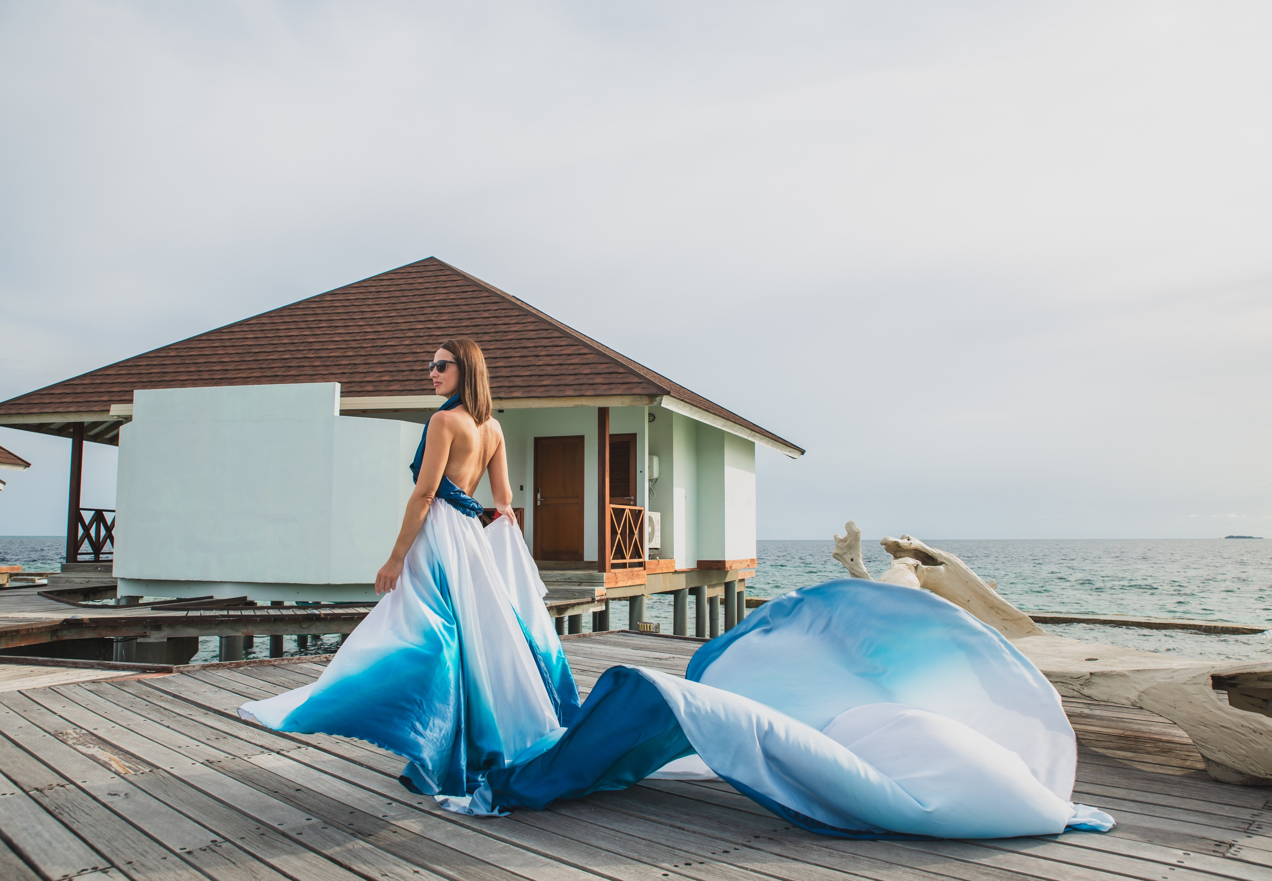 Летящие платья. Photographer in Maldives