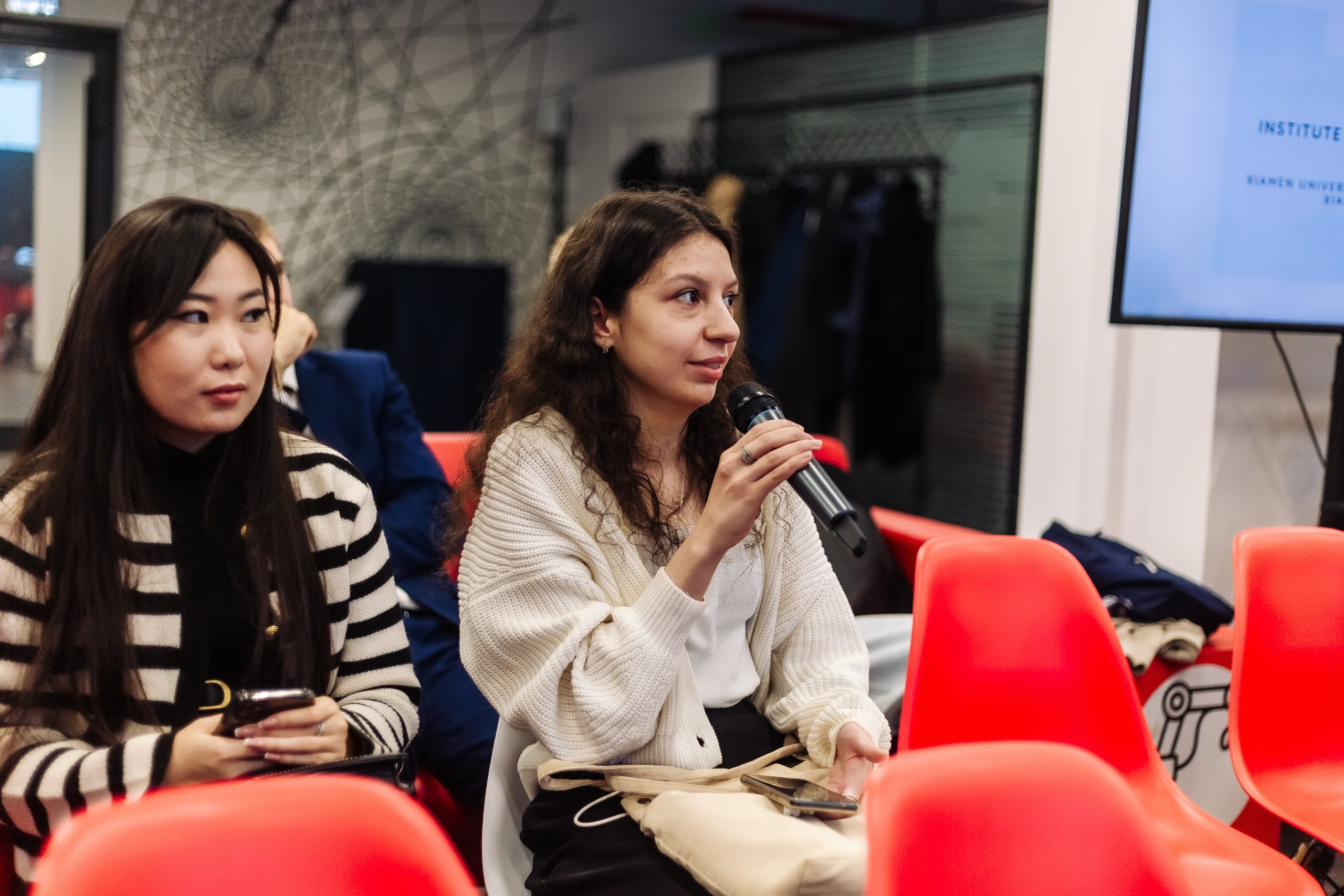 Неймарк. Лекторий. Репортажный и портретный фотограф в Нижнем Новгороде Максим Горшков