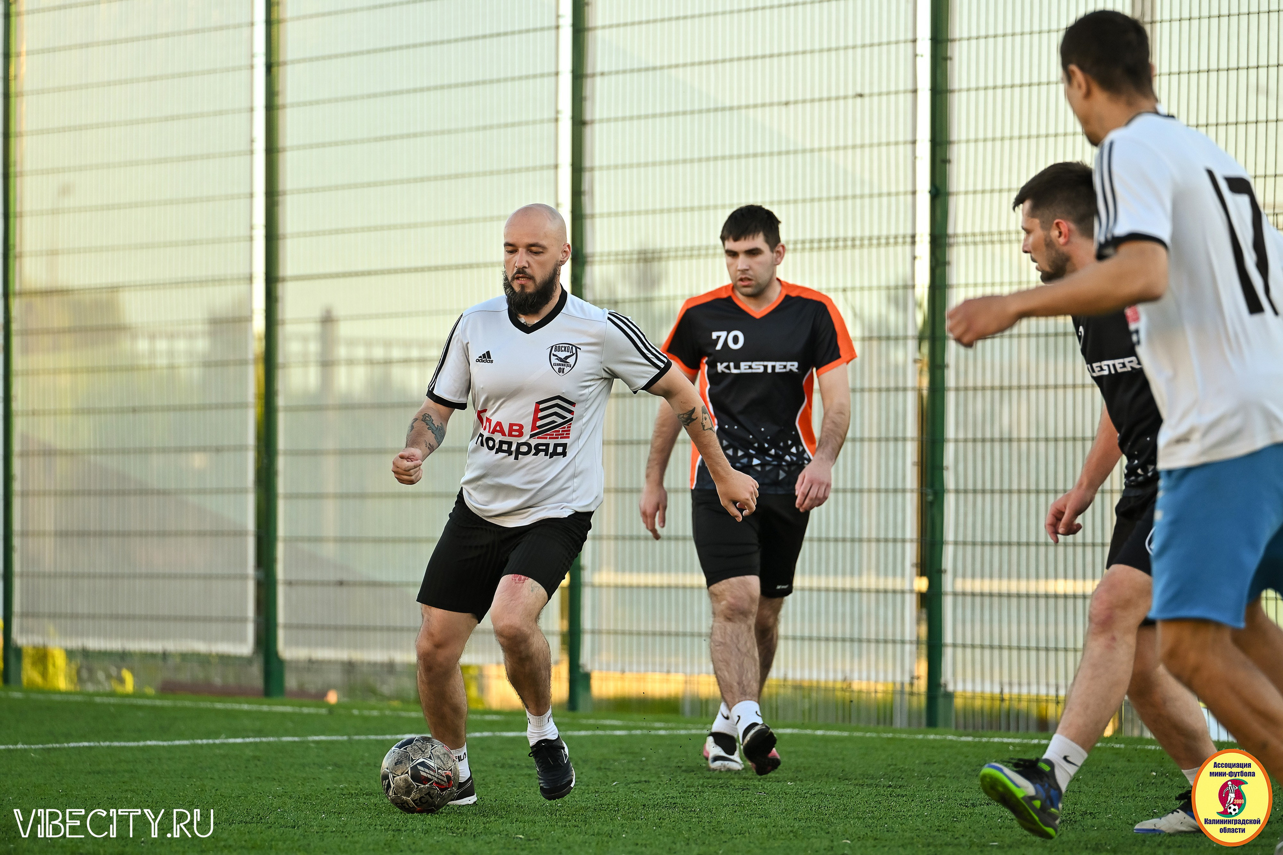 ИГРЫ МИНИ-ФУТБОЛЬНОЙ И КОРПОРАТИВНОЙ ЛИГИ. VIBECITY.RU Вайб Сити Ру Фоторепортажи Фотоотчеты Калининград