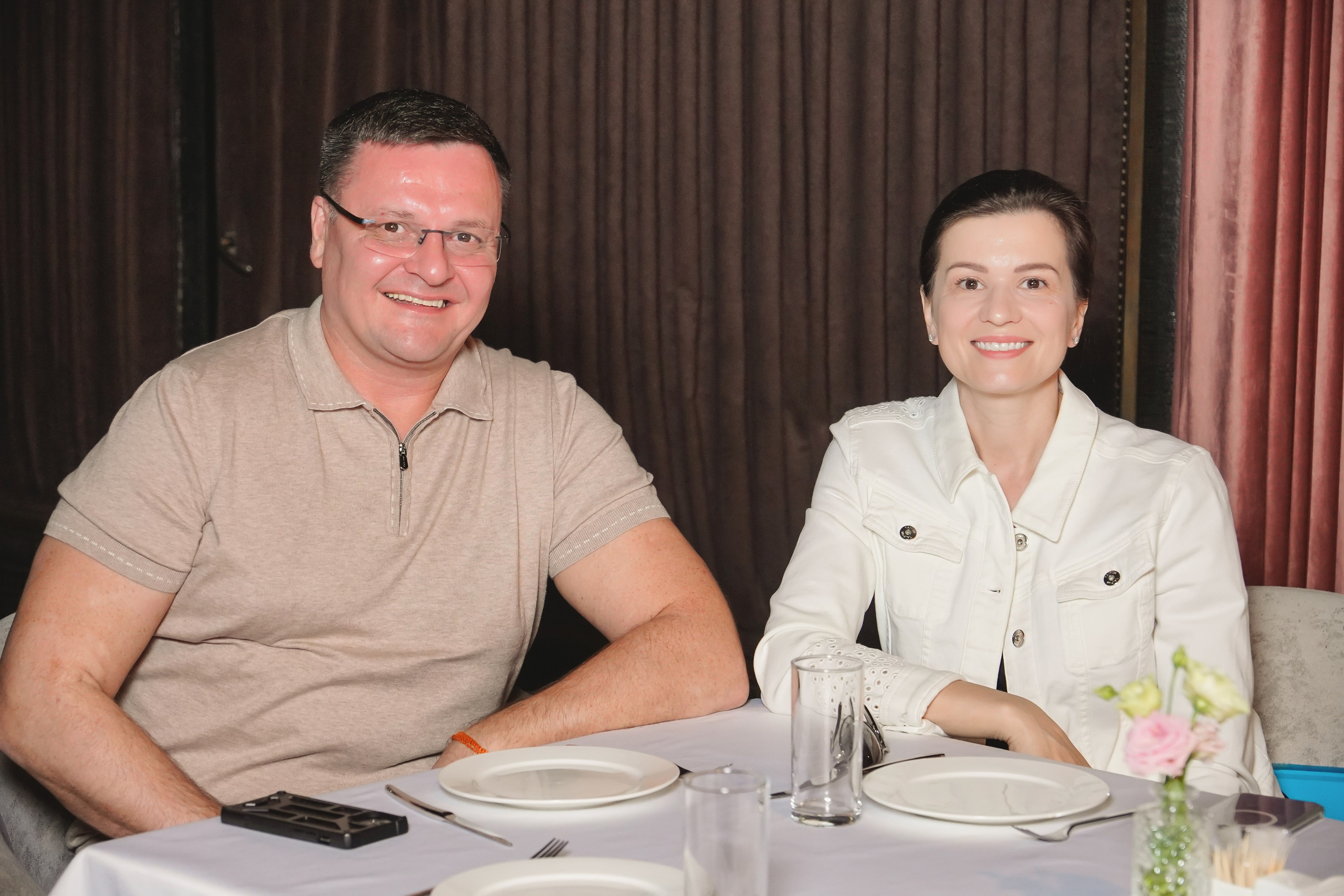 Выпускной. Занимаюсь профессиональной фотографией и живу рядом с Байкалом. Работаю в разных жанрах